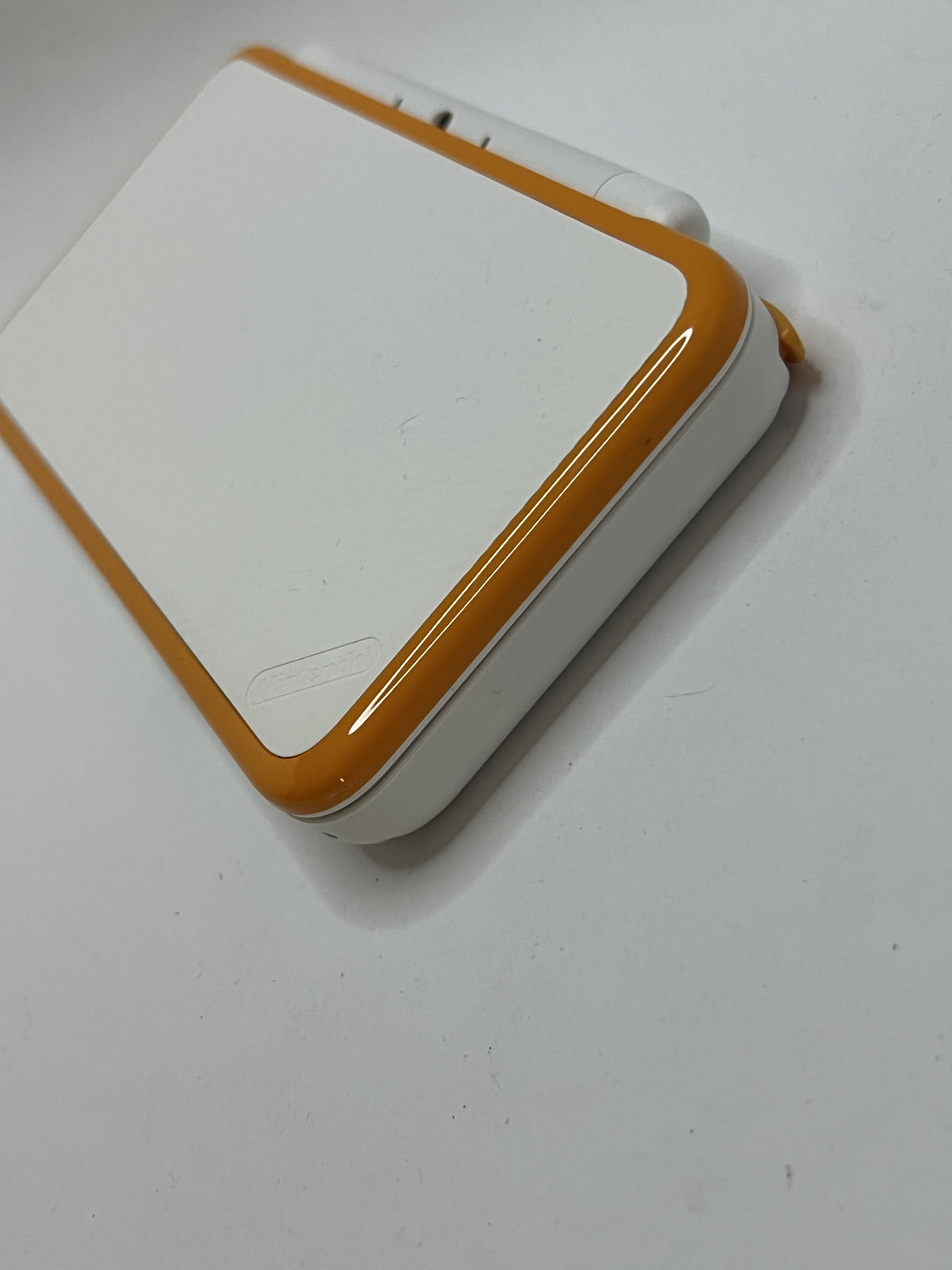 Nintendo New 2DS XL Konsole in weiß orange mit 128GB, Pokemon Bank, Poke Mover & vielen Extras