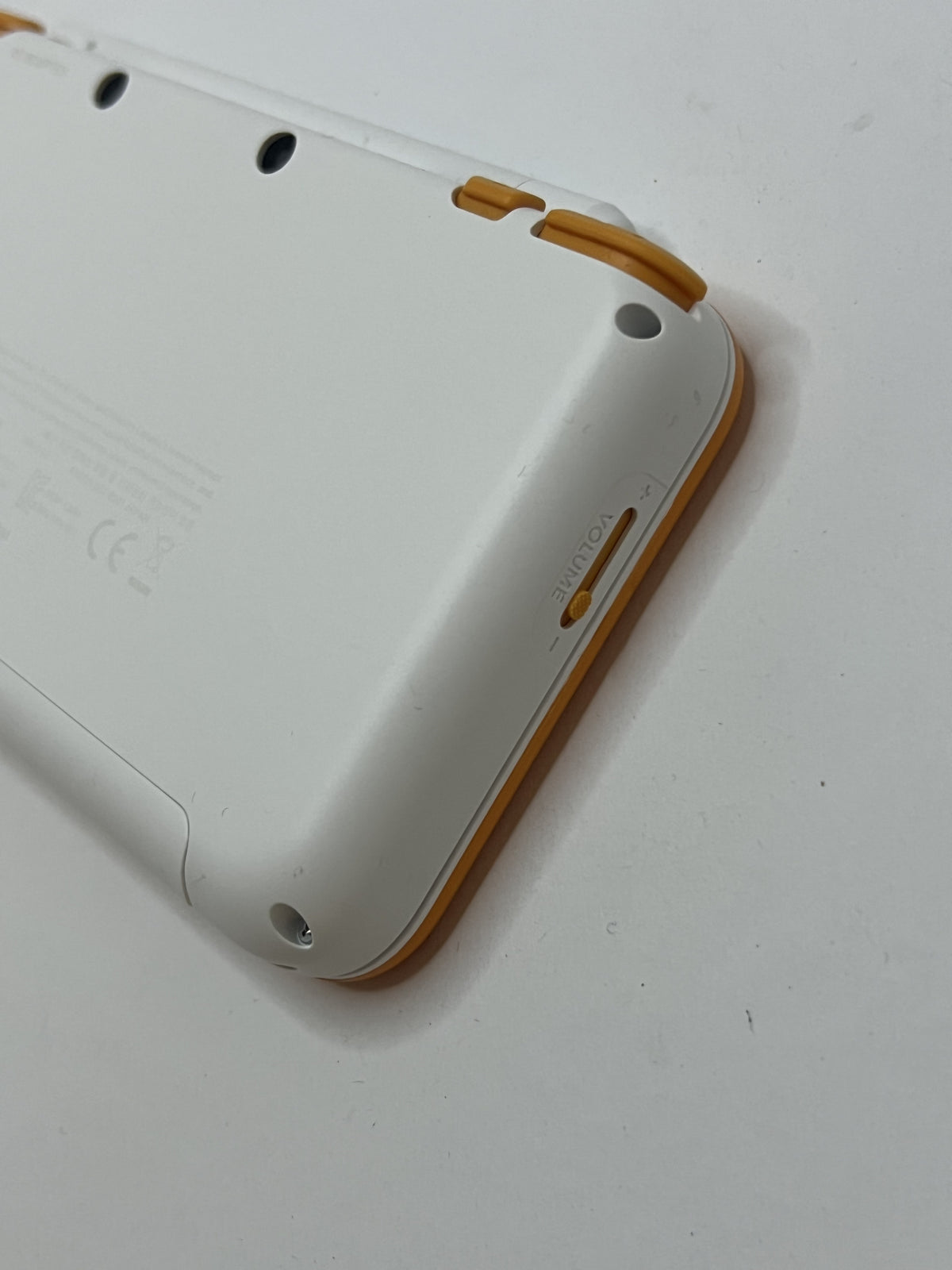 Nintendo New 2DS XL Konsole in weiß orange mit 128GB, Pokemon Bank, Poke Mover & vielen Extras