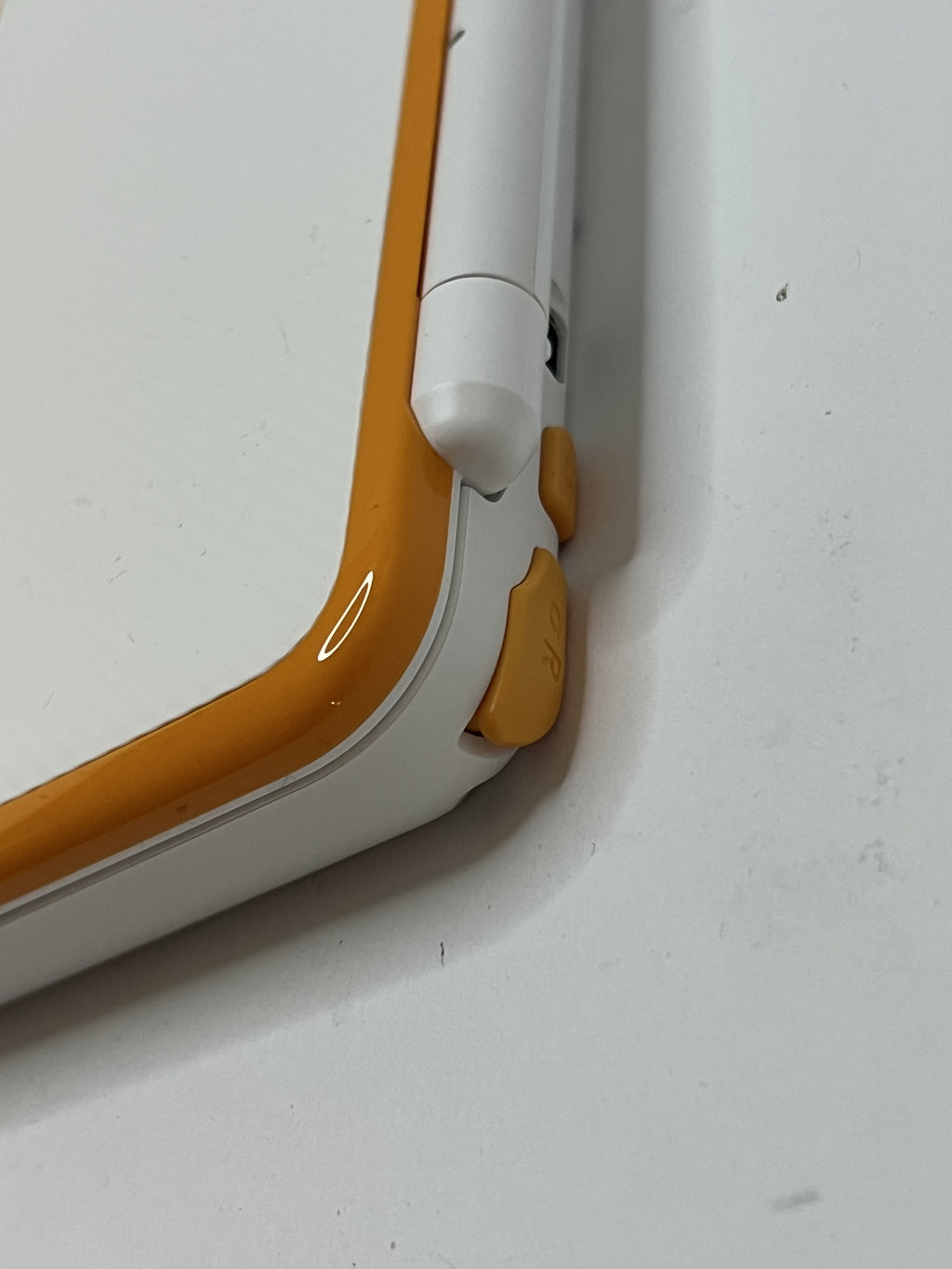 Nintendo New 2DS XL Konsole in weiß orange mit 128GB, Pokemon Bank, Poke Mover & vielen Extras