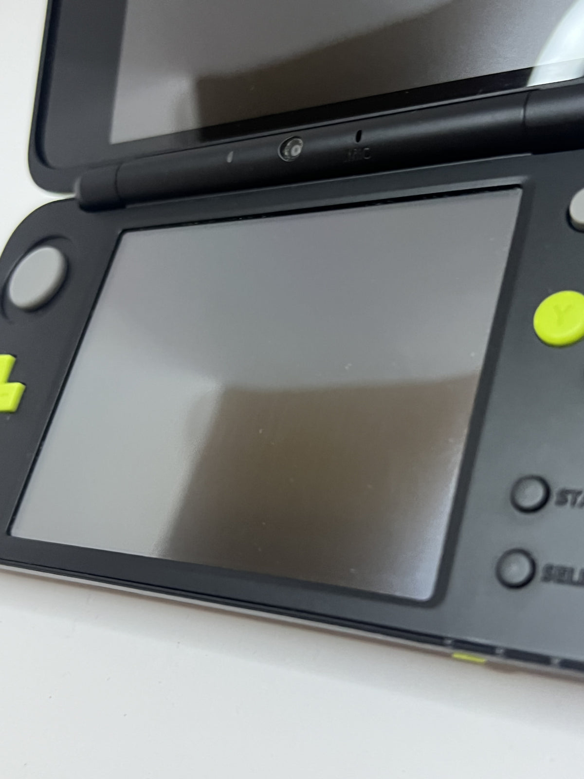 Nintendo New 2DS XL Konsole in schwarz neon grün mit 128GB, Pokemon Bank, Poke Mover & vielen Extras