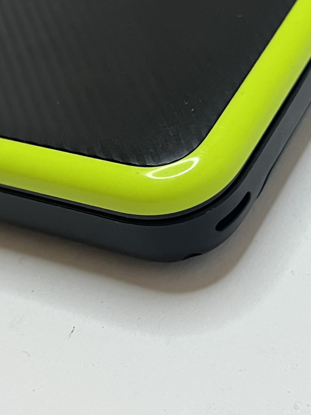Nintendo New 2DS XL Konsole in schwarz neon grün mit 128GB, Pokemon Bank, Poke Mover & vielen Extras