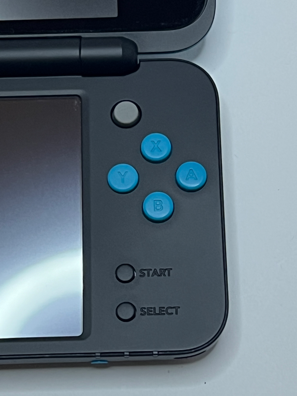 Nintendo New 2DS XL Konsole in neon blau mit 128GB, Pokemon Bank, Poke Mover & vielen Extras