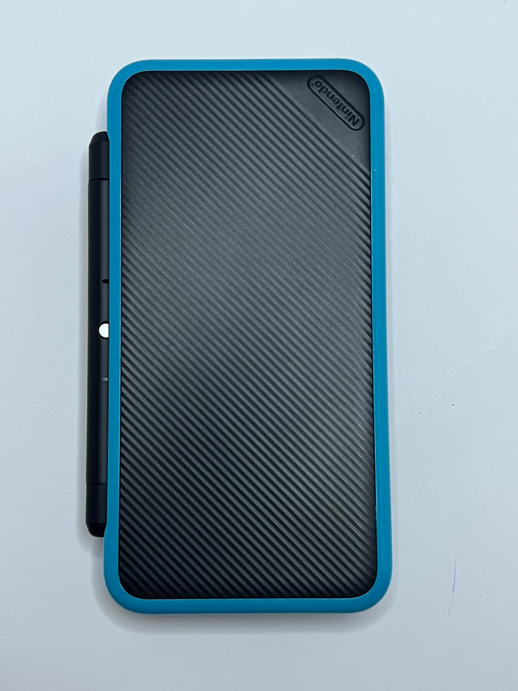 Nintendo New 2DS XL Konsole in neon blau mit 128GB, Pokemon Bank, Poke Mover & vielen Extras