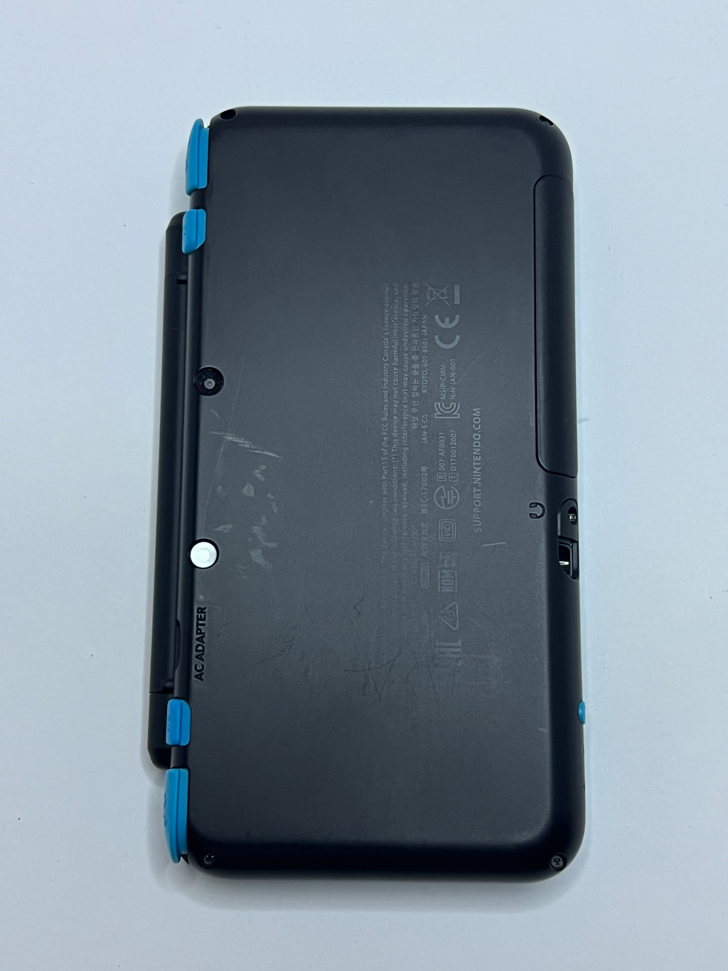 Nintendo New 2DS XL Konsole in neon blau mit 128GB, Pokemon Bank, Poke Mover & vielen Extras