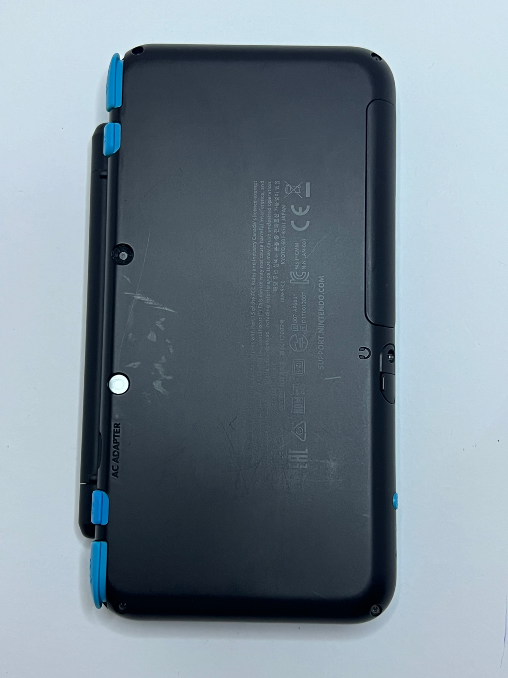 Nintendo New 2DS XL Konsole in neon blau mit 128GB, Pokemon Bank, Poke Mover & vielen Extras