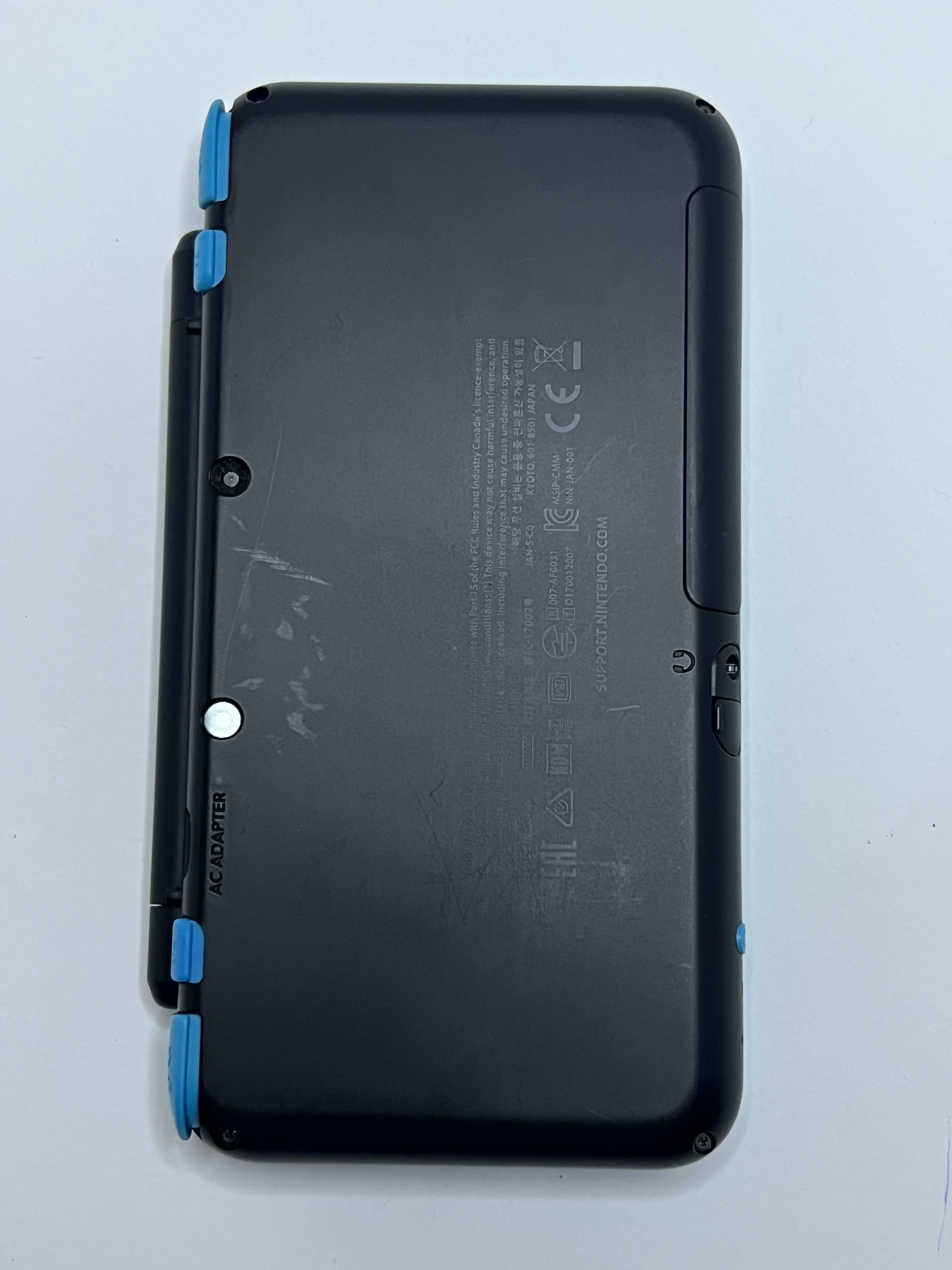 Nintendo New 2DS XL Konsole in neon blau mit 128GB, Pokemon Bank, Poke Mover & vielen Extras