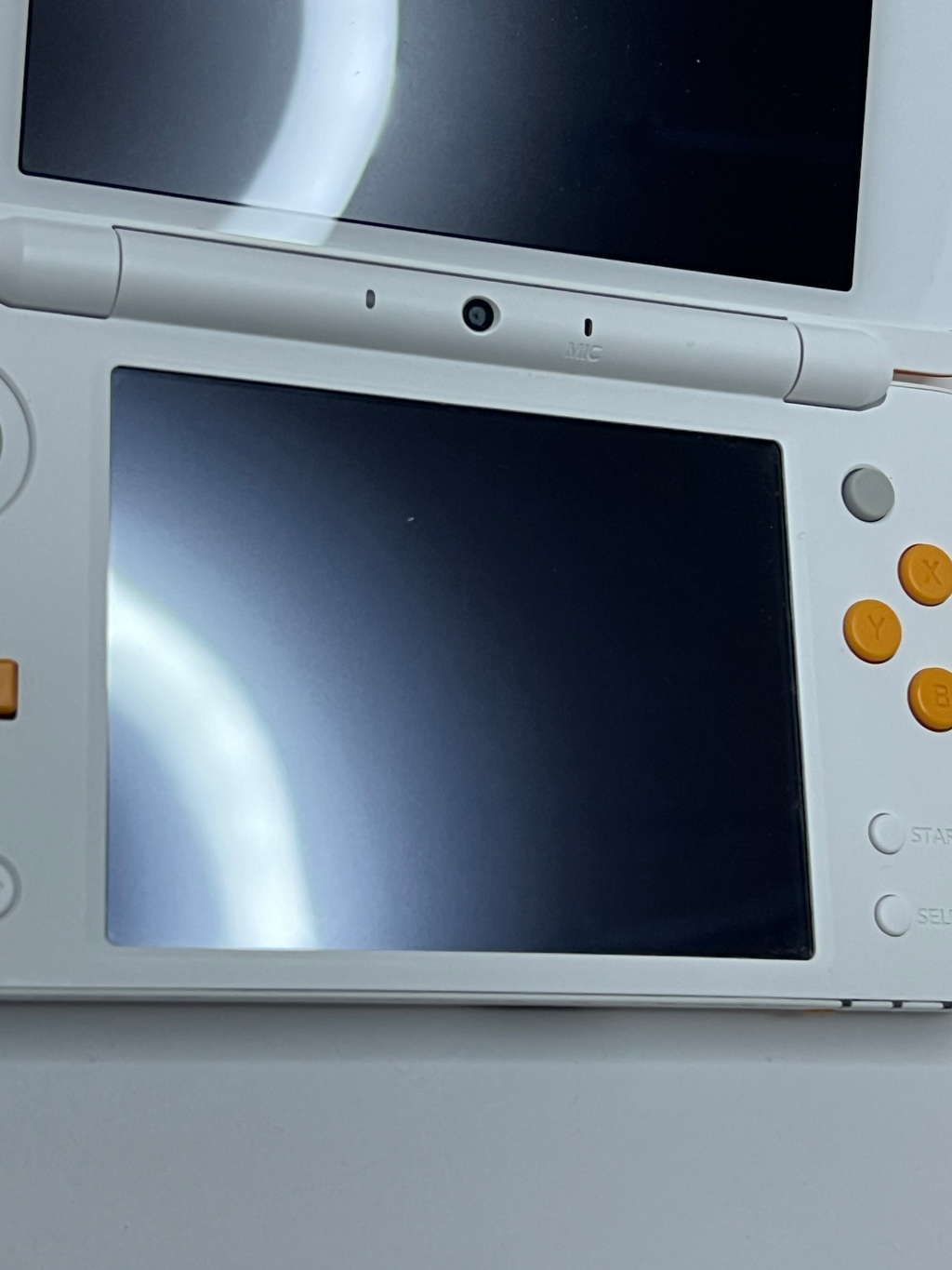 Nintendo New 2DS XL Konsole in weiß orange in OVP mit 128GB, Pokemon Bank, Poke Mover & vielen Extras