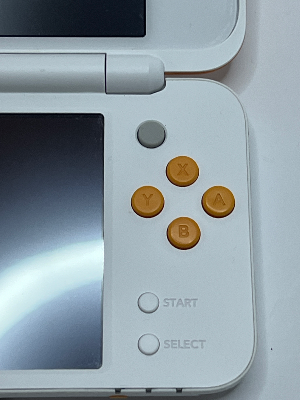 Nintendo New 2DS XL Konsole in weiß orange in OVP mit 128GB, Pokemon Bank, Poke Mover & vielen Extras