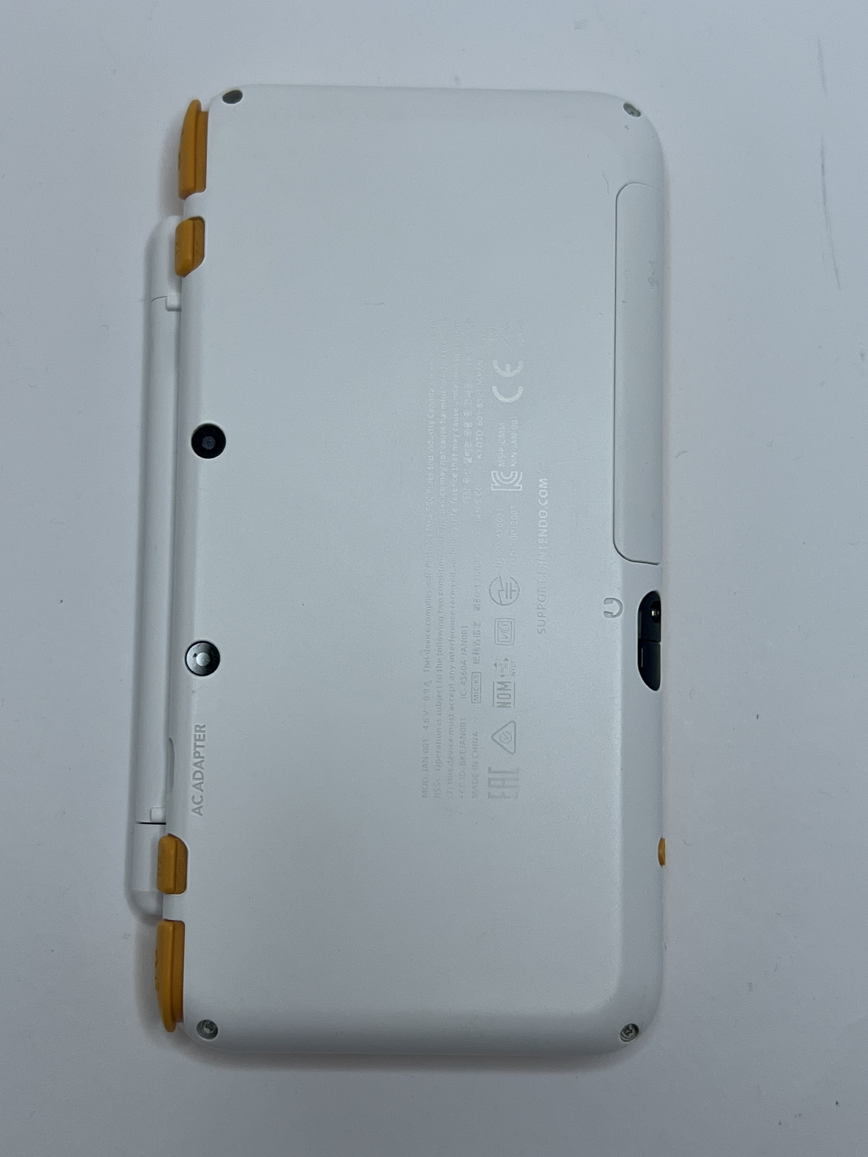 Nintendo New 2DS XL Konsole in weiß orange in OVP mit 128GB, Pokemon Bank, Poke Mover & vielen Extras