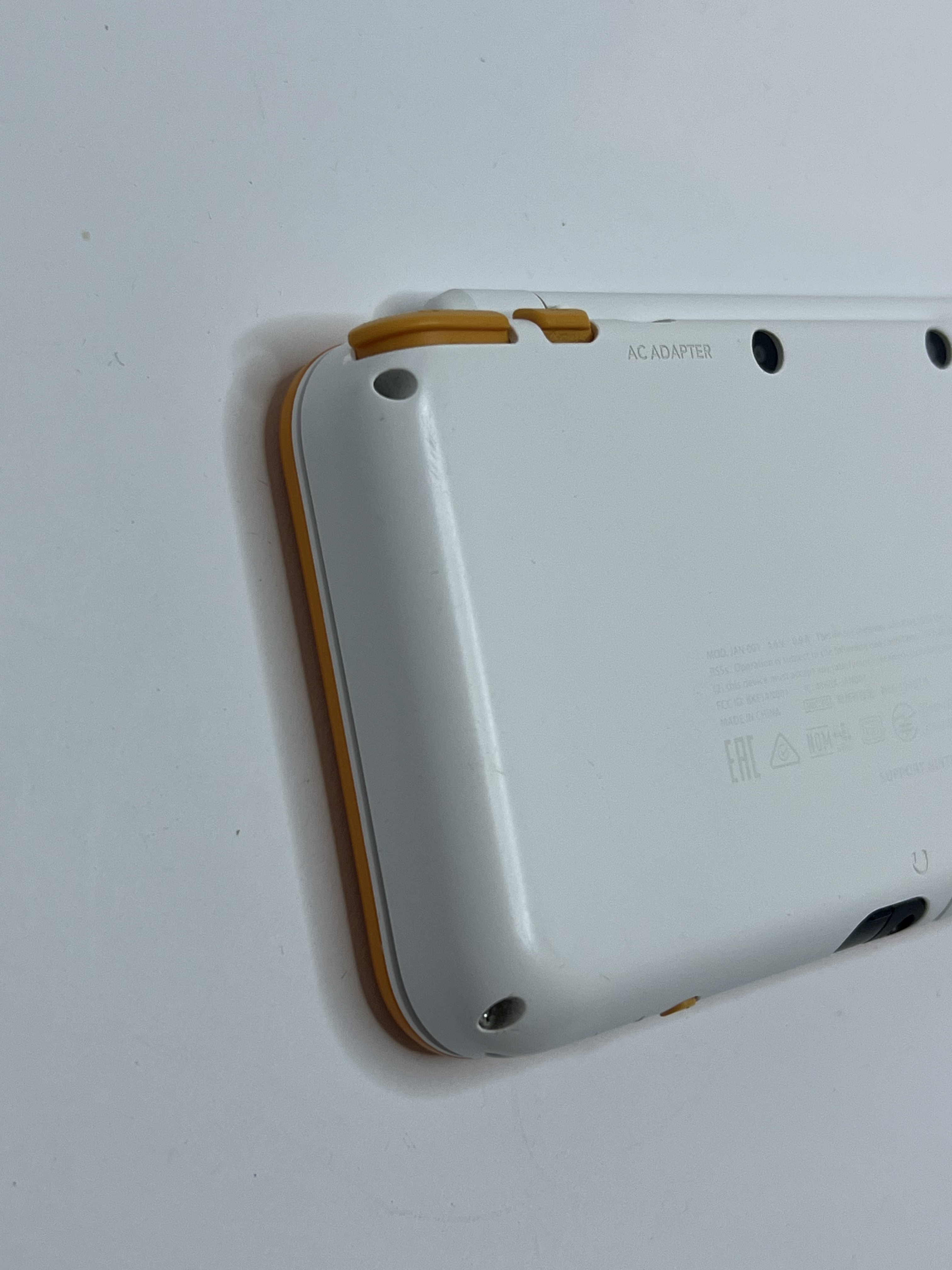 Nintendo New 2DS XL Konsole in weiß orange in OVP mit 128GB, Pokemon Bank, Poke Mover & vielen Extras