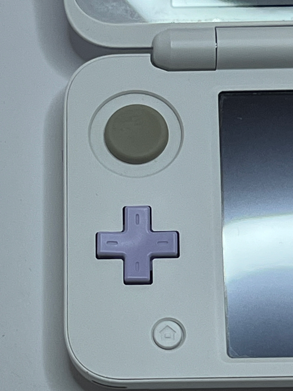 Nintendo New 2DS XL Konsole in weiß lavendel lila mit 128GB, Pokemon Bank, Poke Mover & vielen Extras