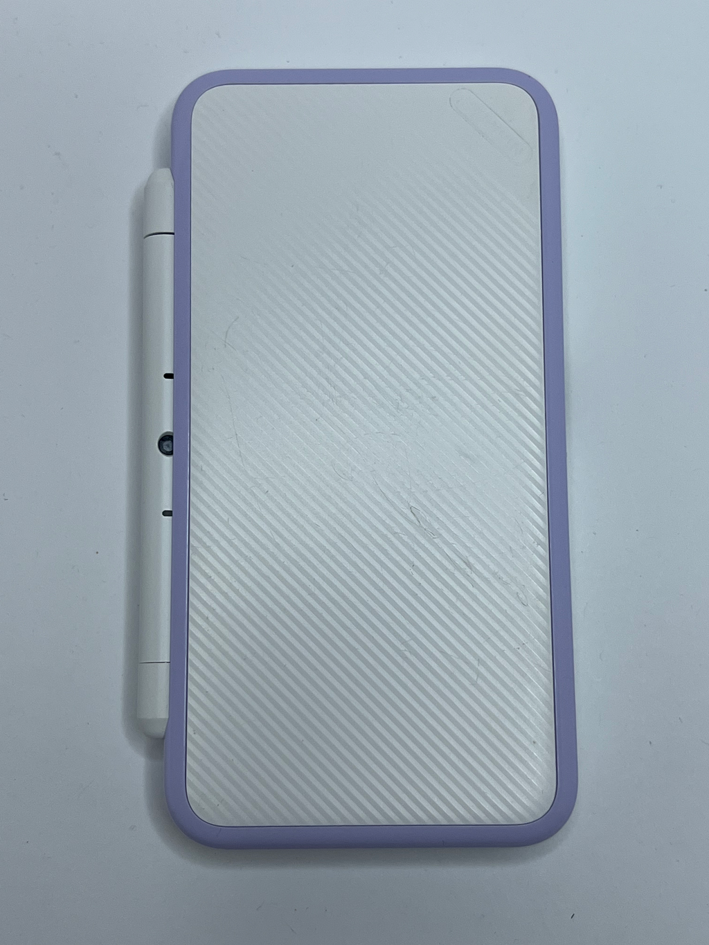 Nintendo New 2DS XL Konsole in weiß lavendel lila mit 128GB, Pokemon Bank, Poke Mover & vielen Extras