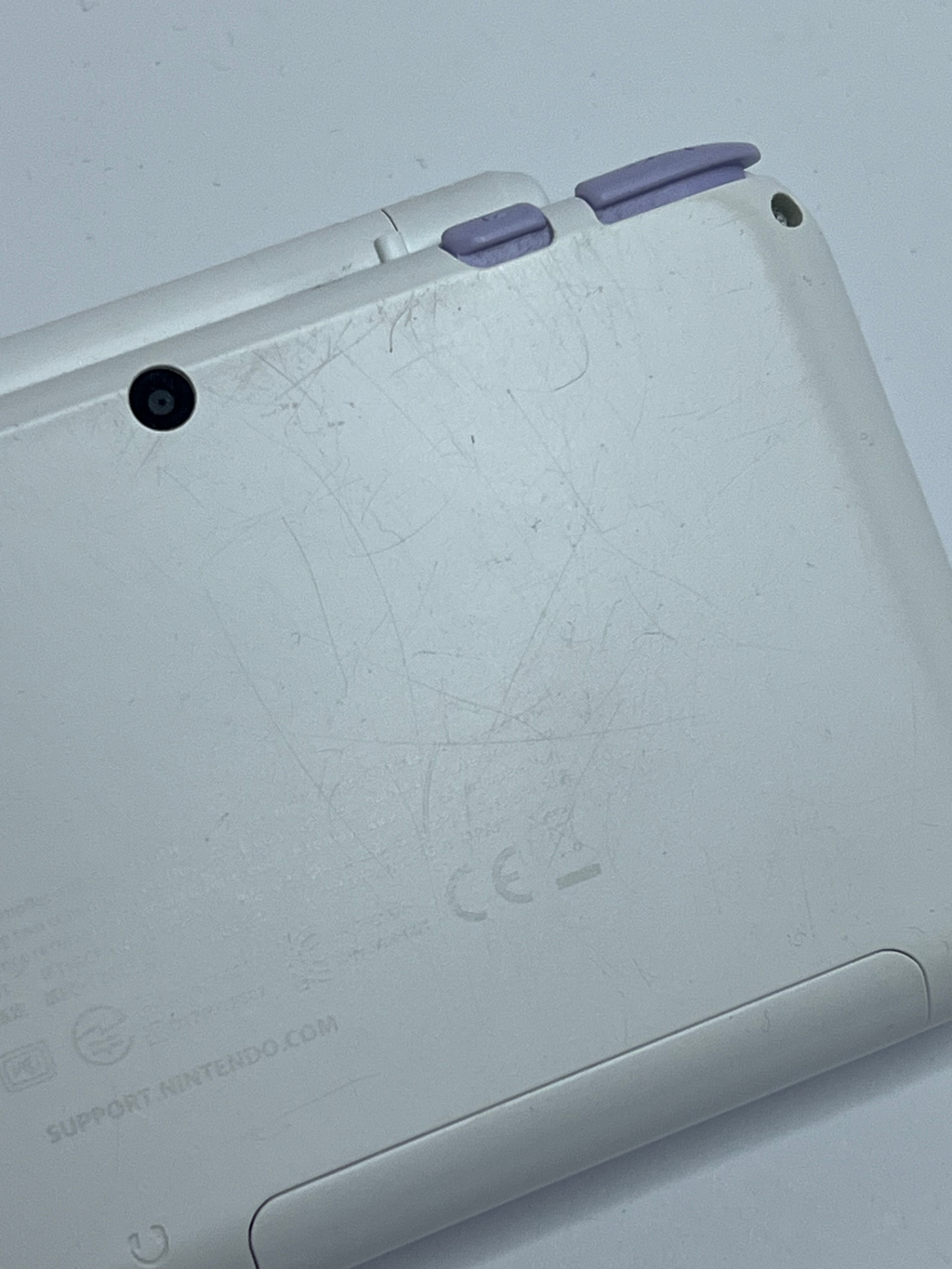Nintendo New 2DS XL Konsole in weiß lavendel lila mit 128GB, Pokemon Bank, Poke Mover & vielen Extras