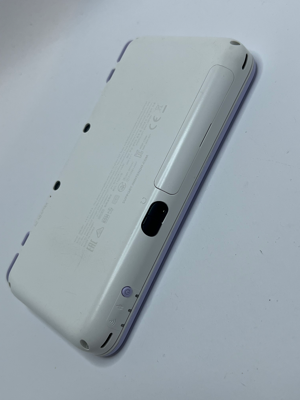 Nintendo New 2DS XL Konsole in weiß lavendel lila mit 128GB, Pokemon Bank, Poke Mover & vielen Extras