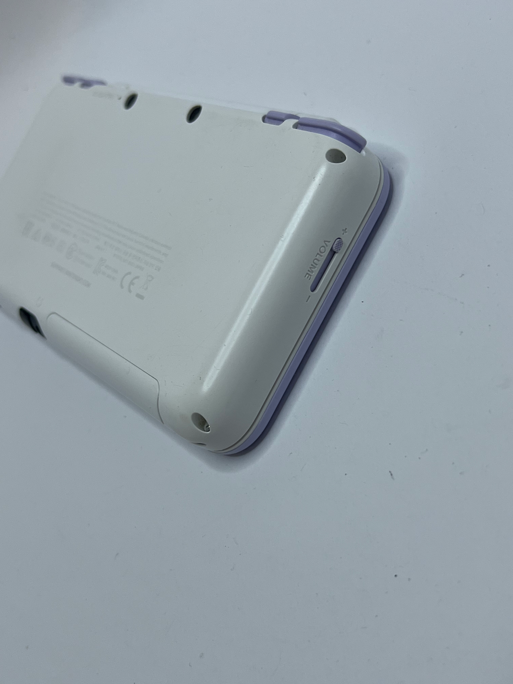 Nintendo New 2DS XL Konsole in weiß lavendel lila mit 128GB, Pokemon Bank, Poke Mover & vielen Extras