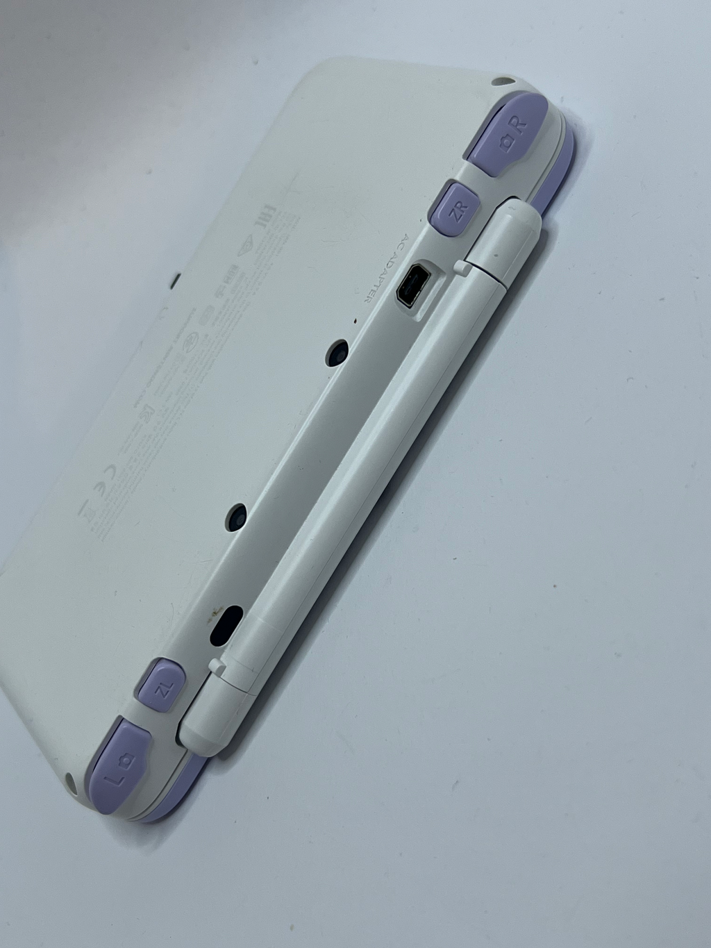 Nintendo New 2DS XL Konsole in weiß lavendel lila mit 128GB, Pokemon Bank, Poke Mover & vielen Extras