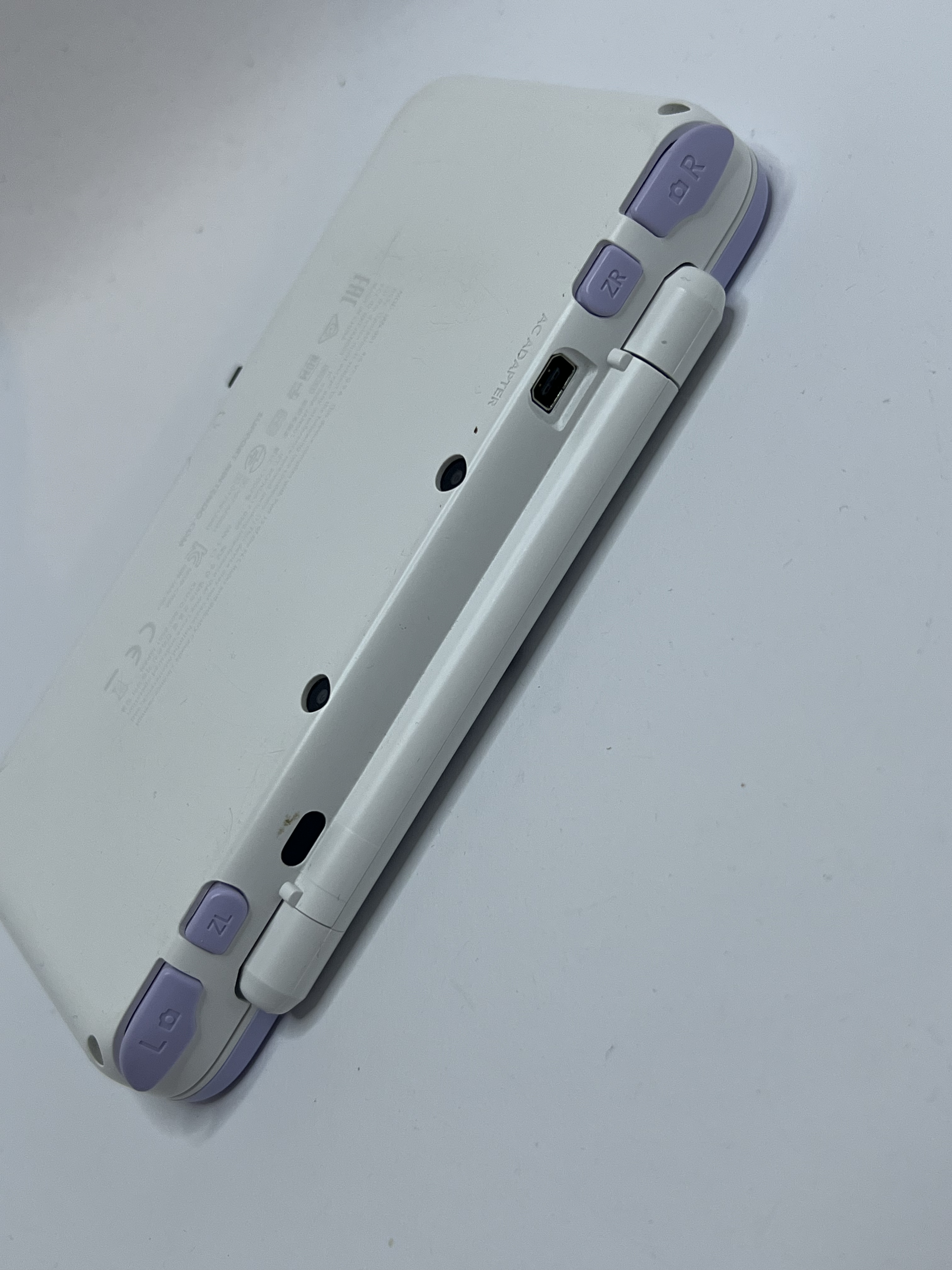 Nintendo New 2DS XL Konsole in weiß lavendel lila mit 128GB, Pokemon Bank, Poke Mover & vielen Extras