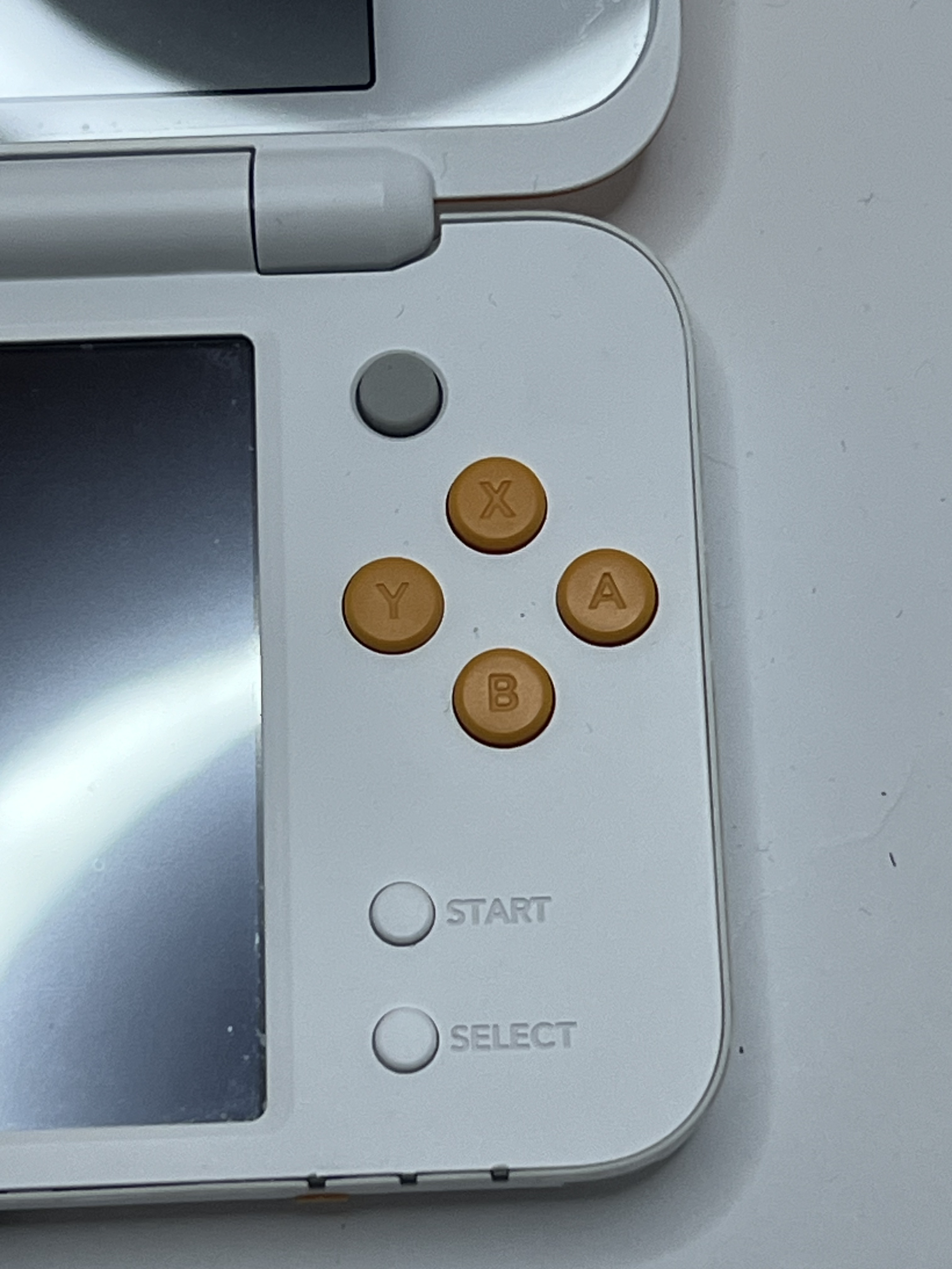 Nintendo New 2DS XL Konsole in weiß orange mit 128GB, Pokemon Bank, Poke Mover & vielen Extras