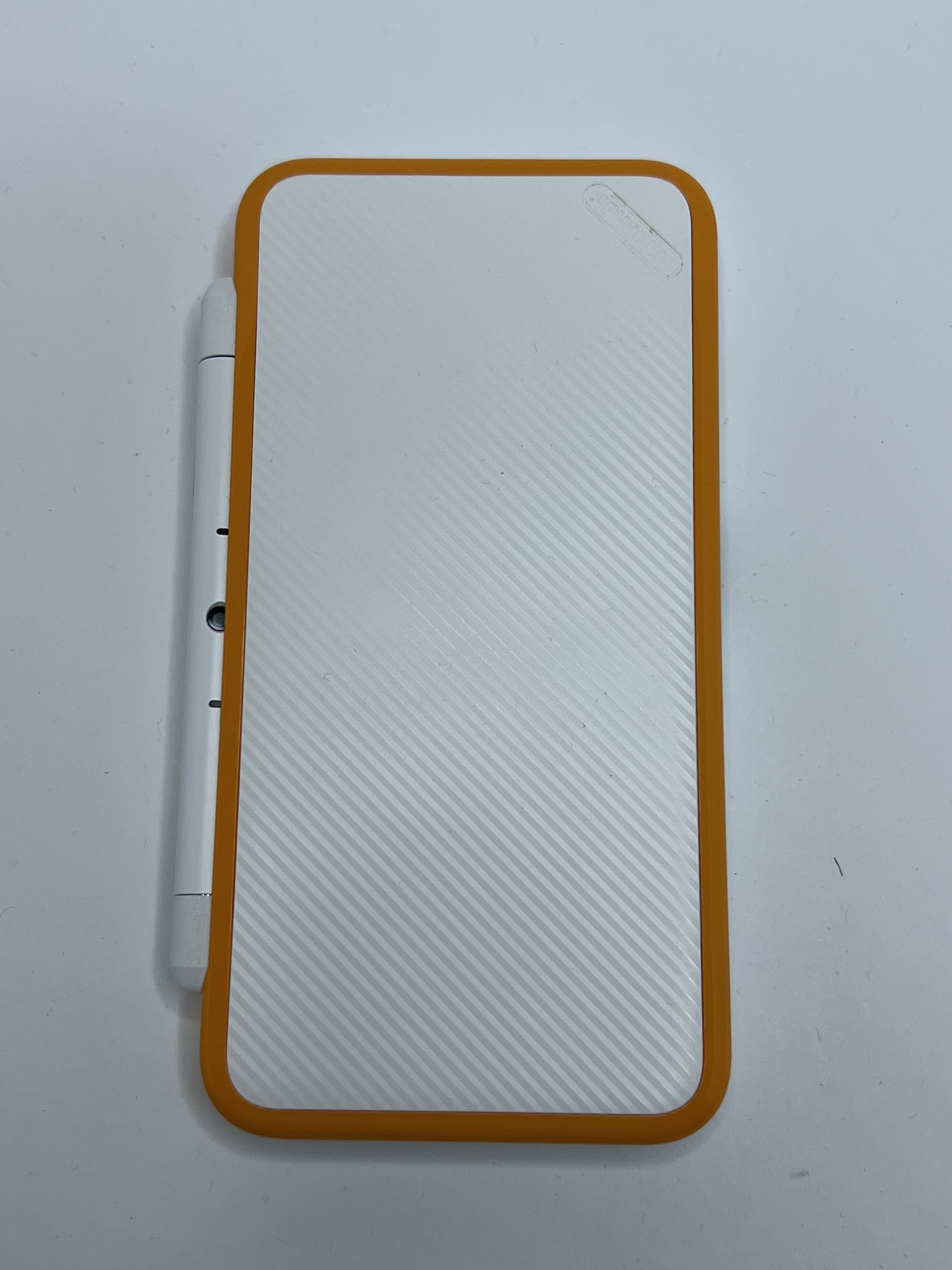 Nintendo New 2DS XL Konsole in weiß orange mit 128GB, Pokemon Bank, Poke Mover & vielen Extras