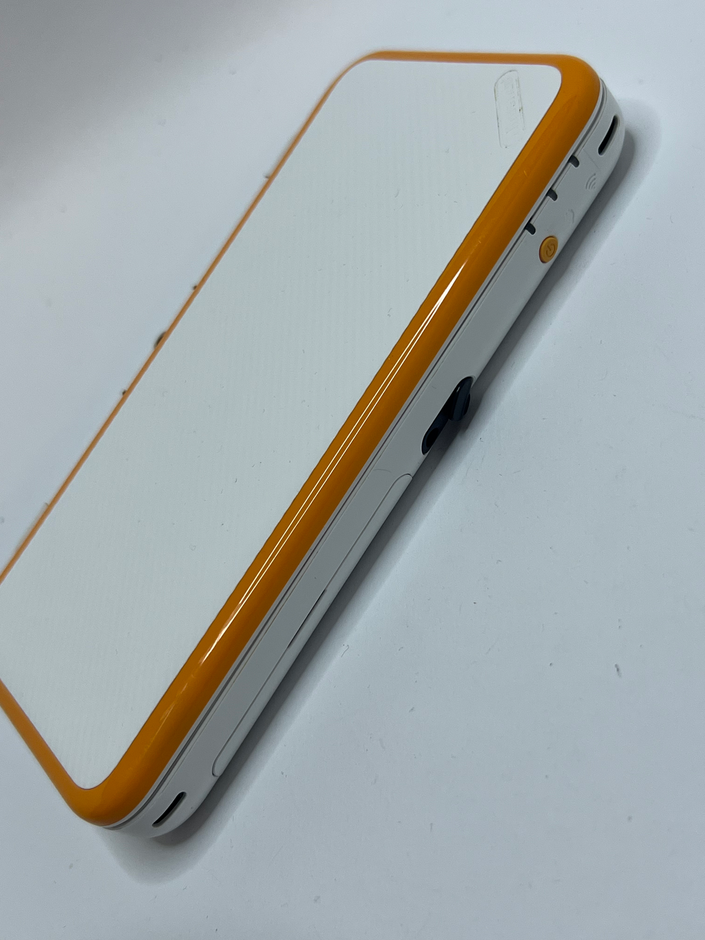 Nintendo New 2DS XL Konsole in weiß orange mit 128GB, Pokemon Bank, Poke Mover & vielen Extras