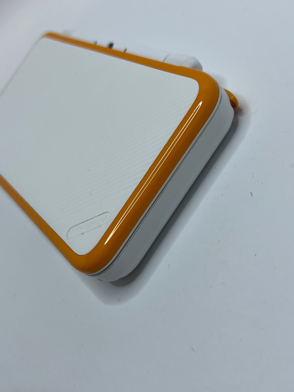 Nintendo New 2DS XL Konsole in weiß orange mit 128GB, Pokemon Bank, Poke Mover & vielen Extras