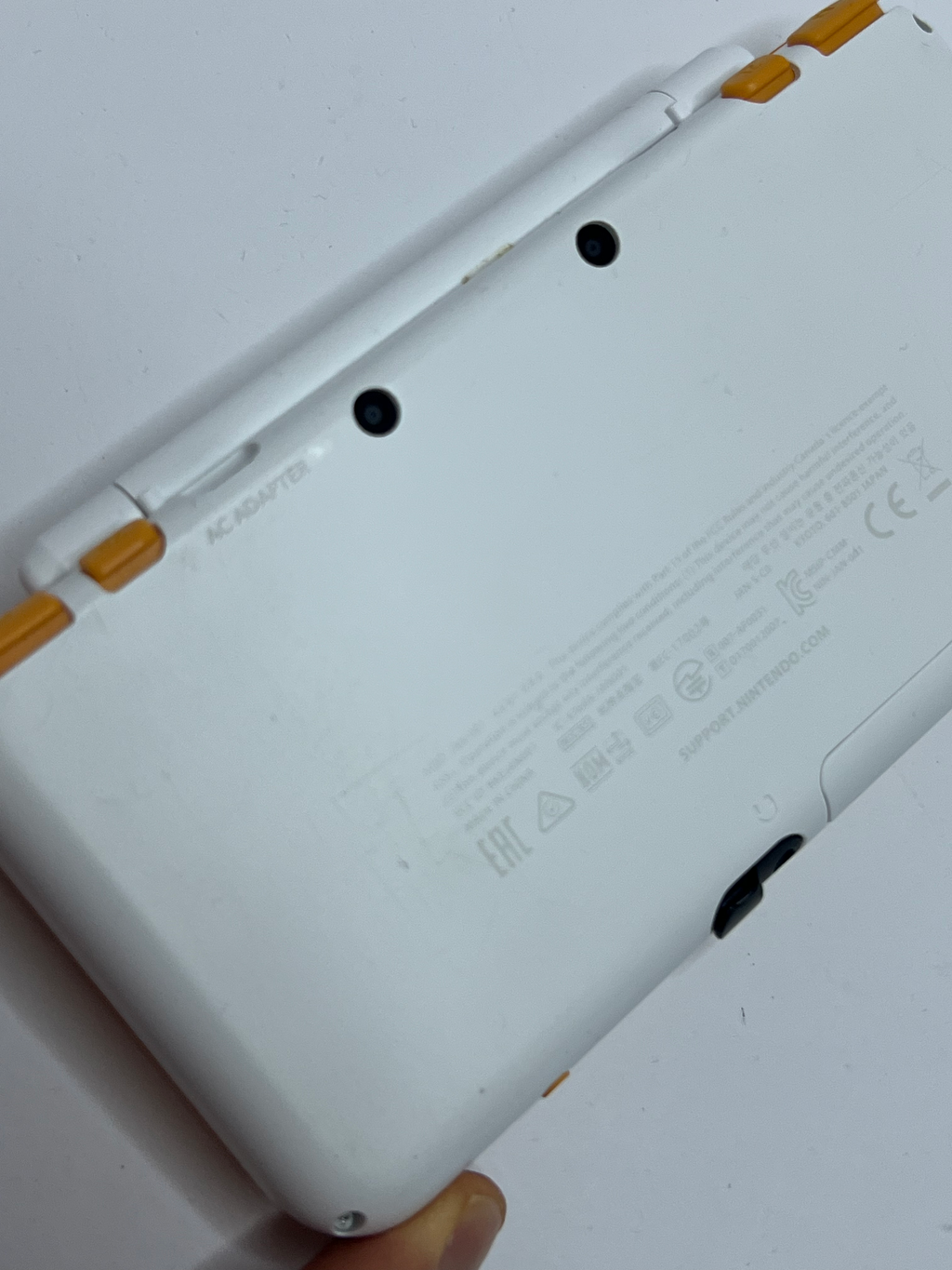 Nintendo New 2DS XL Konsole in weiß orange mit 128GB, Pokemon Bank, Poke Mover & vielen Extras