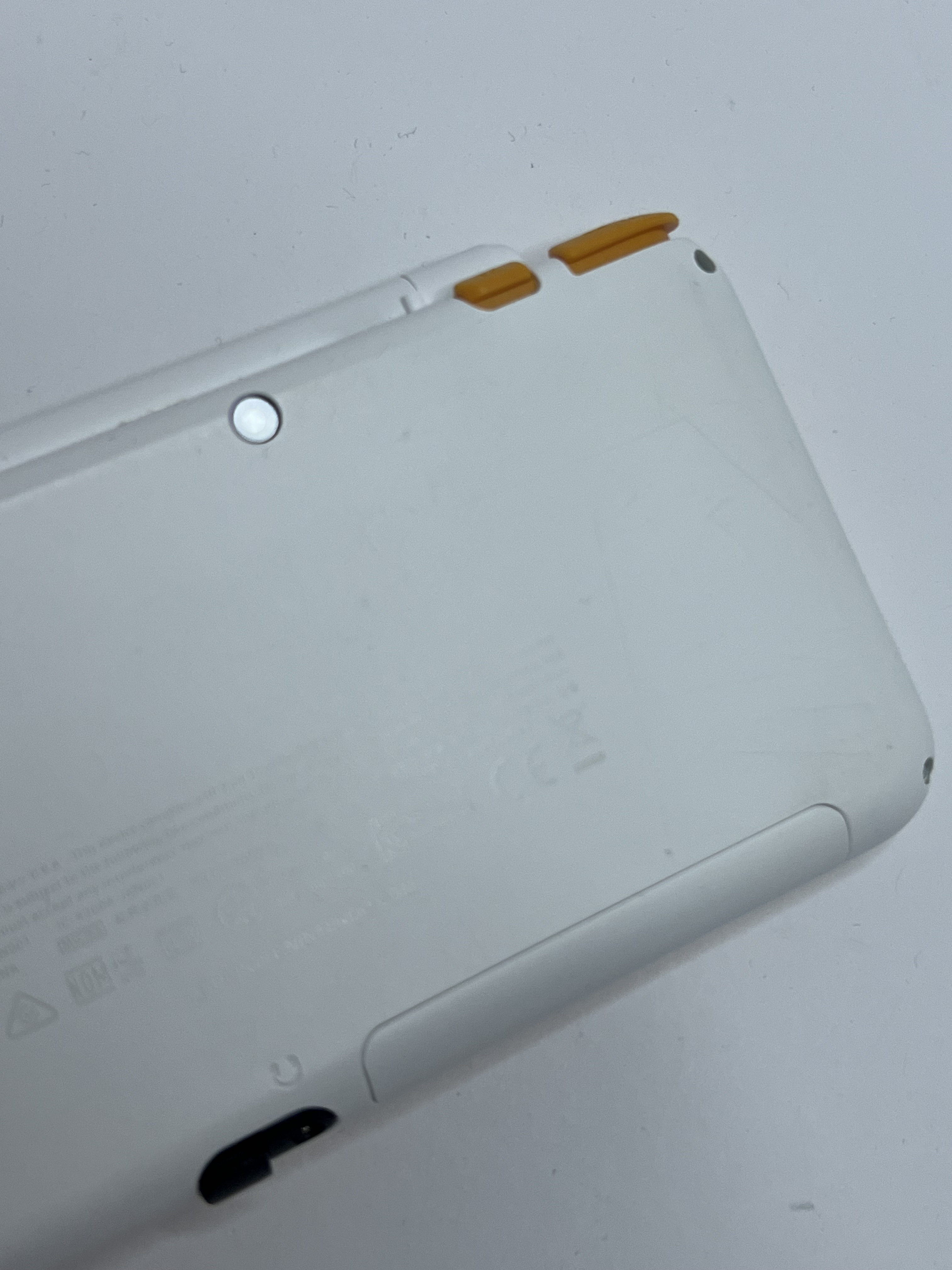 Nintendo New 2DS XL Konsole in weiß orange mit 128GB, Pokemon Bank, Poke Mover & vielen Extras