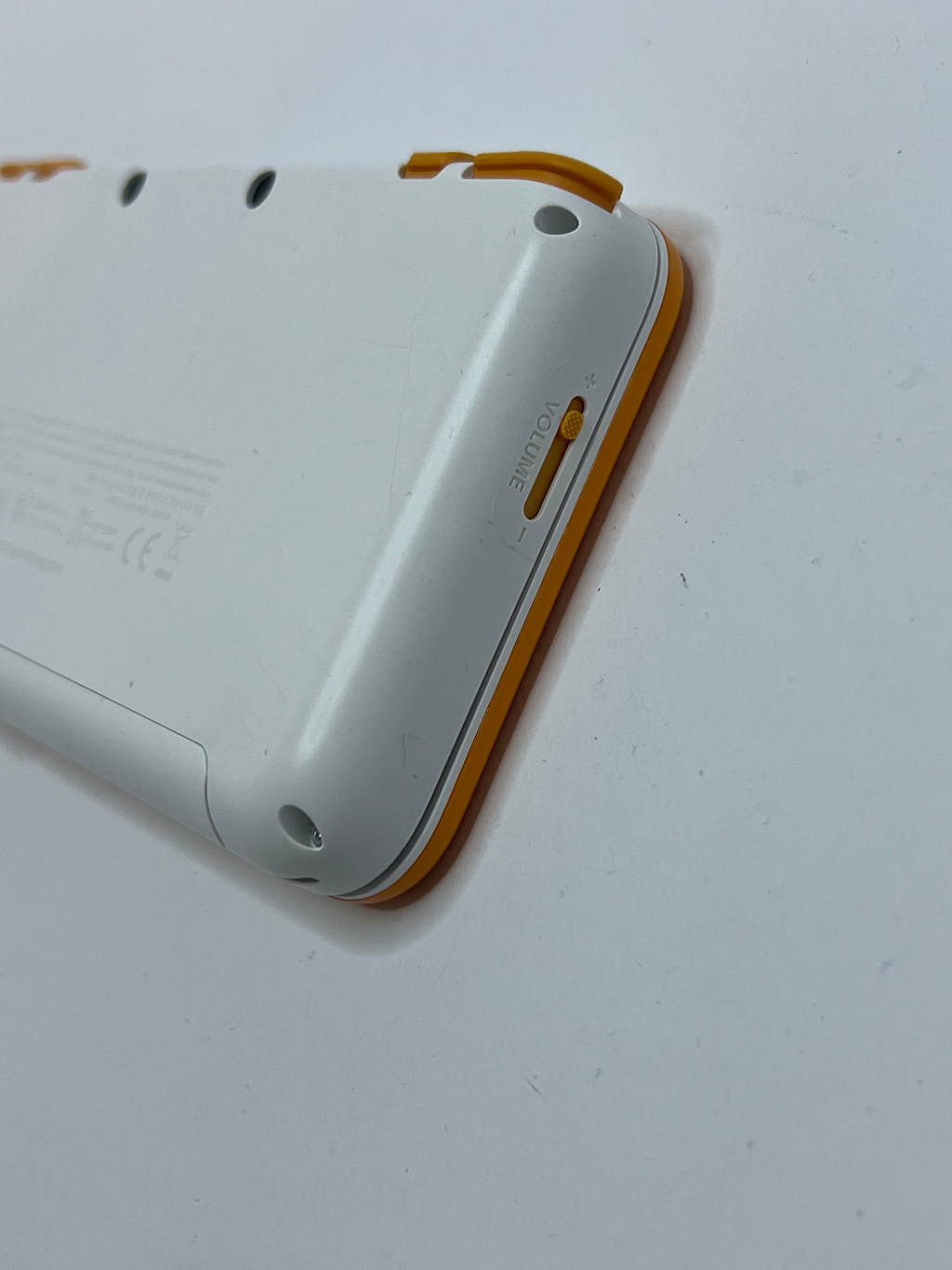 Nintendo New 2DS XL Konsole in weiß orange mit 128GB, Pokemon Bank, Poke Mover & vielen Extras