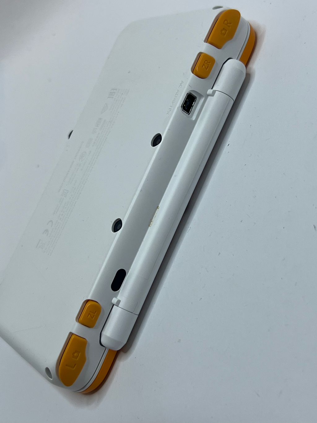 Nintendo New 2DS XL Konsole in weiß orange mit 128GB, Pokemon Bank, Poke Mover & vielen Extras