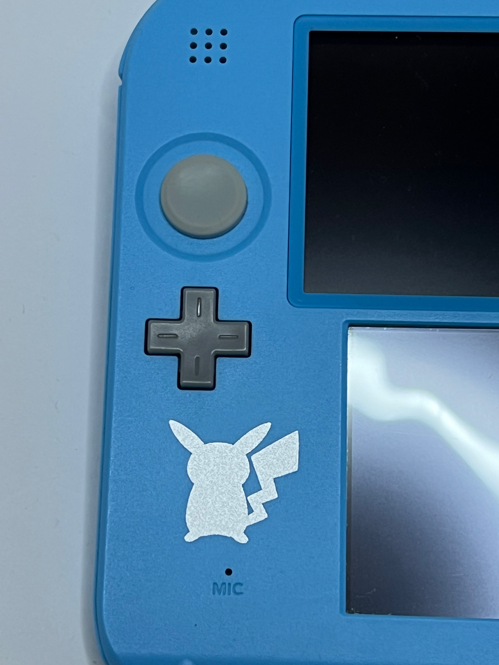 Nintendo 2DS Konsole Pokemon Mond Edition mit 128GB, Pokemon Bank, Poke Mover & vielen Extras