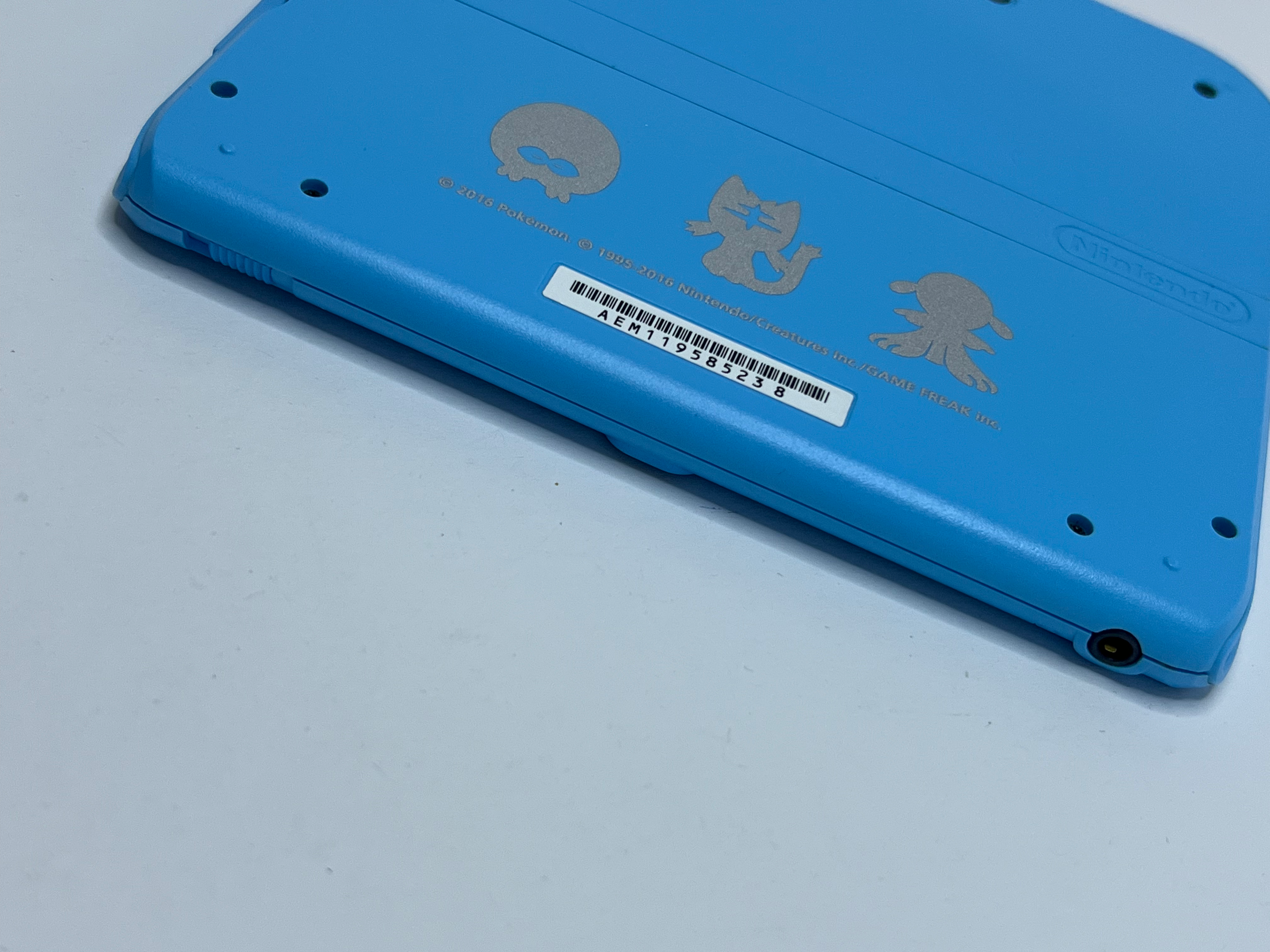 Nintendo 2DS Konsole Pokemon Mond Edition mit 128GB, Pokemon Bank, Poke Mover & vielen Extras