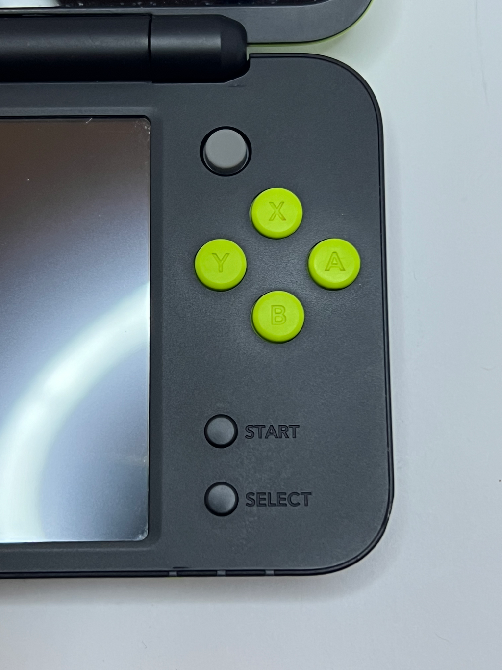 Nintendo New 2DS XL Konsole in neon grün in OVP mit 128GB, Pokemon Bank, Poke Mover & vielen Extras