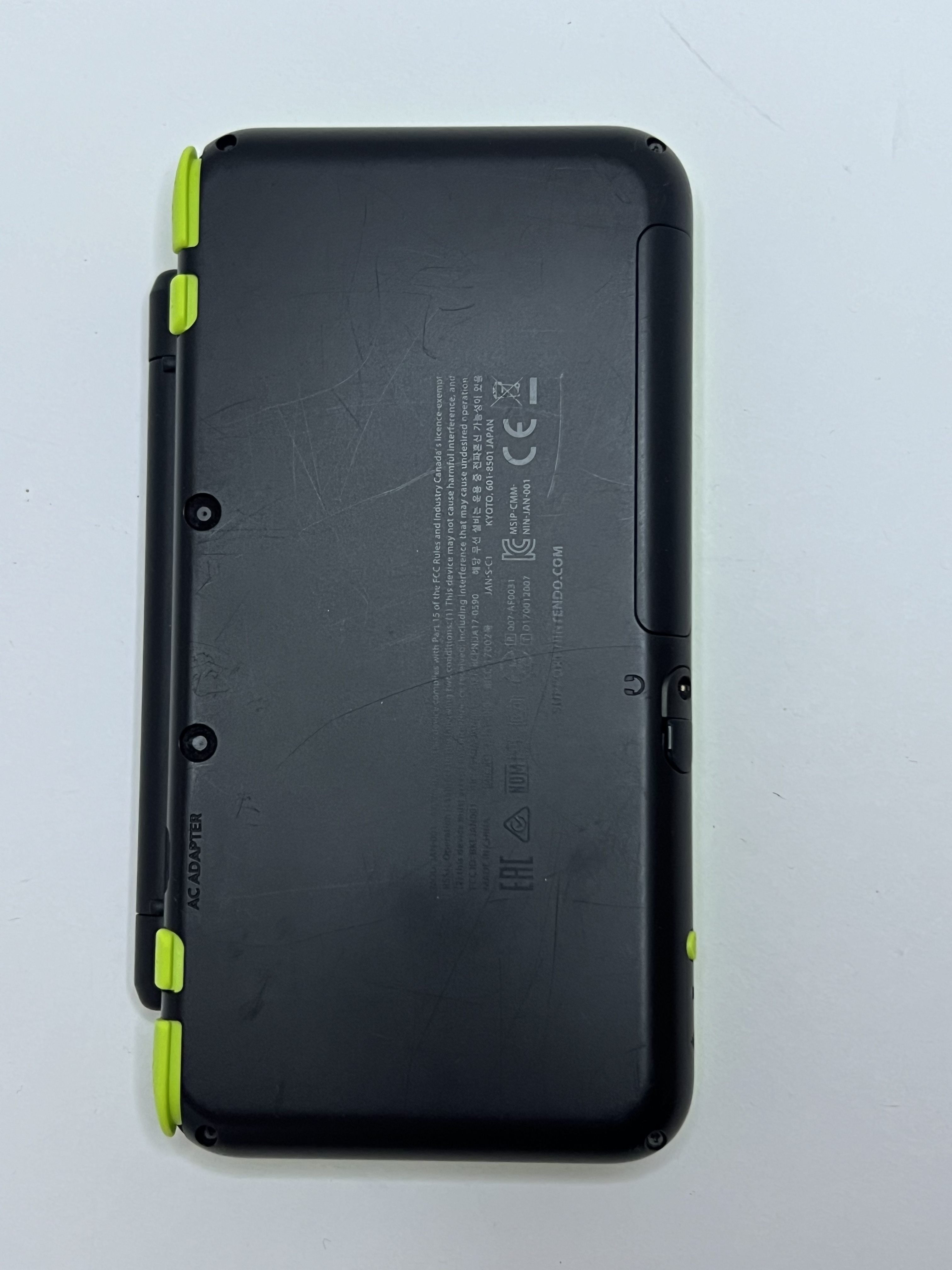 Nintendo New 2DS XL Konsole in neon grün in OVP mit 128GB, Pokemon Bank, Poke Mover & vielen Extras