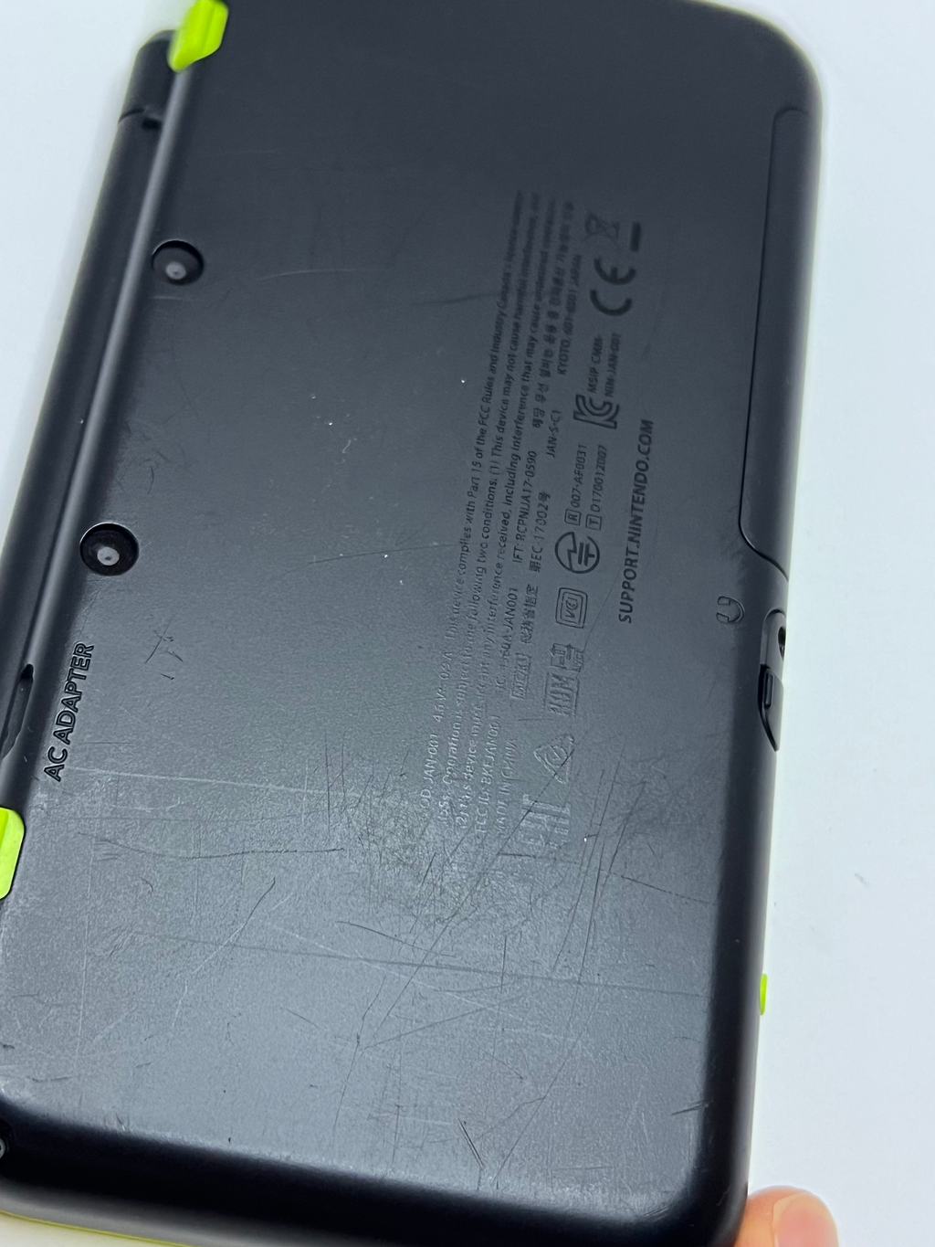 Nintendo New 2DS XL Konsole in neon grün in OVP mit 128GB, Pokemon Bank, Poke Mover & vielen Extras