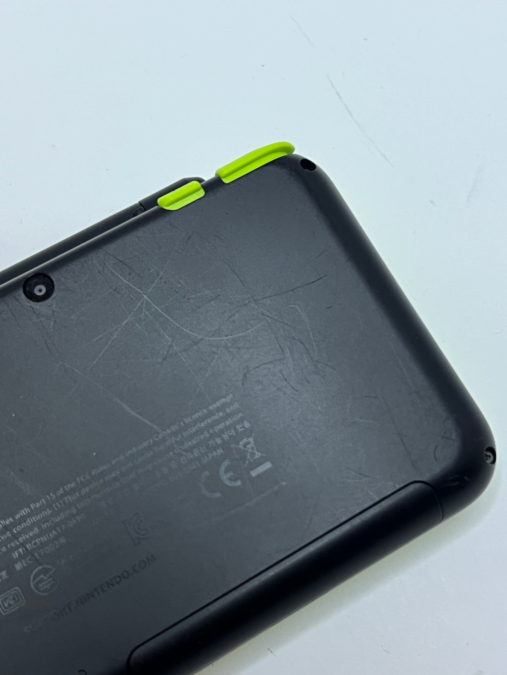 Nintendo New 2DS XL Konsole in neon grün in OVP mit 128GB, Pokemon Bank, Poke Mover & vielen Extras