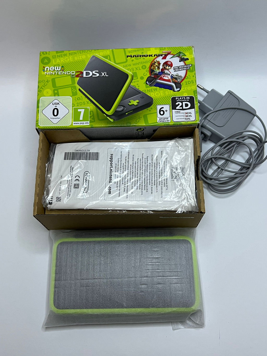 Nintendo New 2DS XL Konsole in neon grün in OVP mit 128GB, Pokemon Bank, Poke Mover & vielen Extras