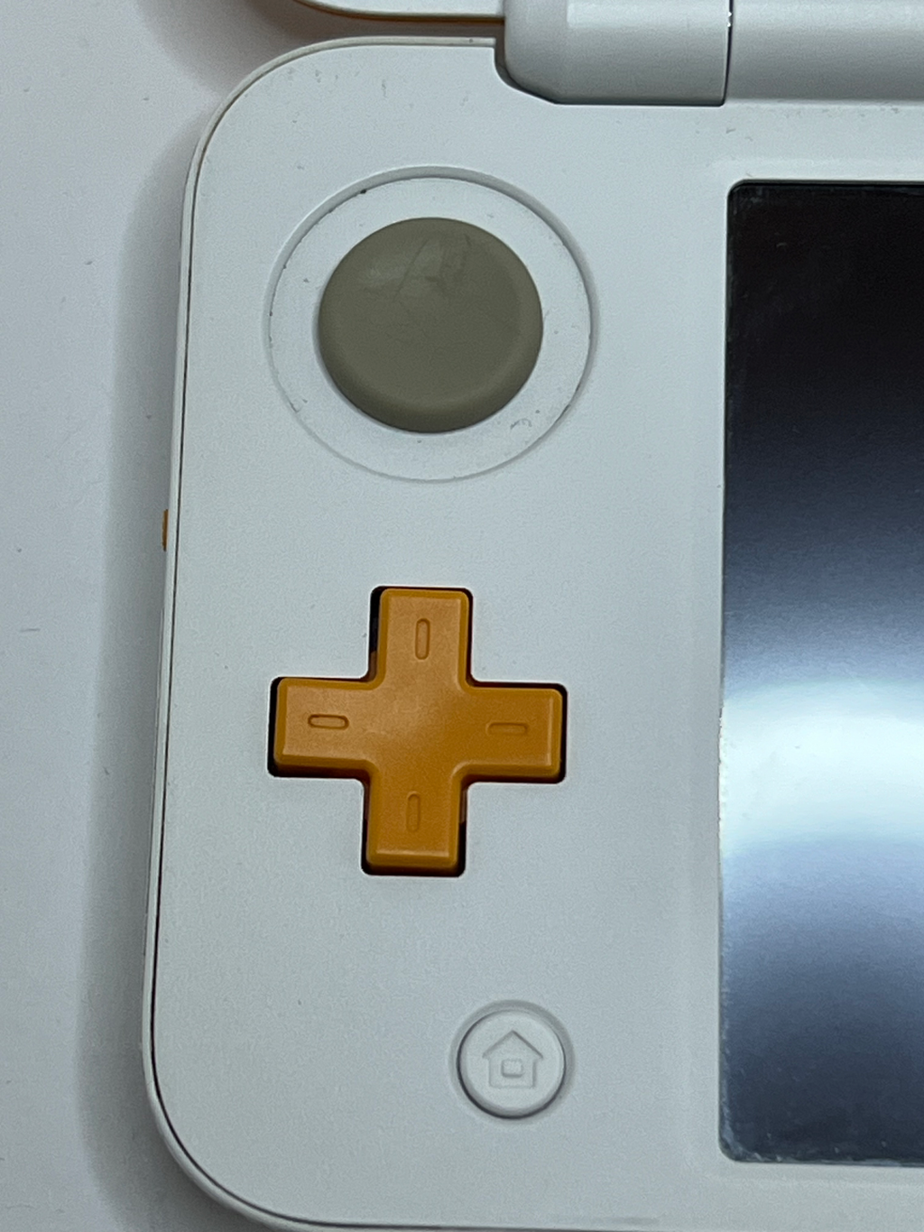 Nintendo New 2DS XL Konsole in weiß orange mit 128GB, Pokemon Bank, Poke Mover & vielen Extras