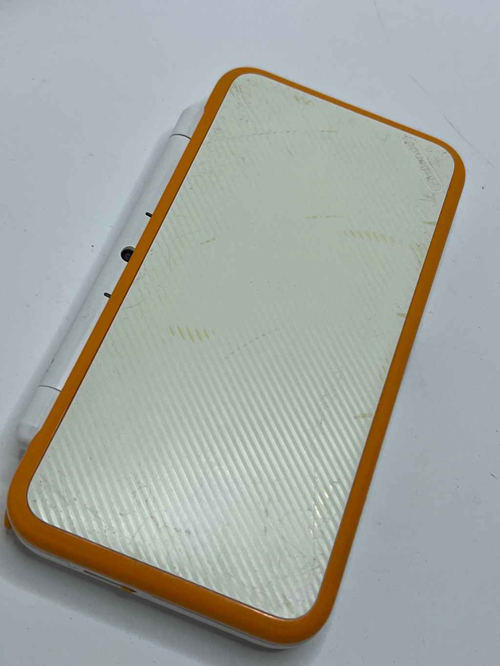 Nintendo New 2DS XL Konsole in weiß orange mit 128GB, Pokemon Bank, Poke Mover & vielen Extras