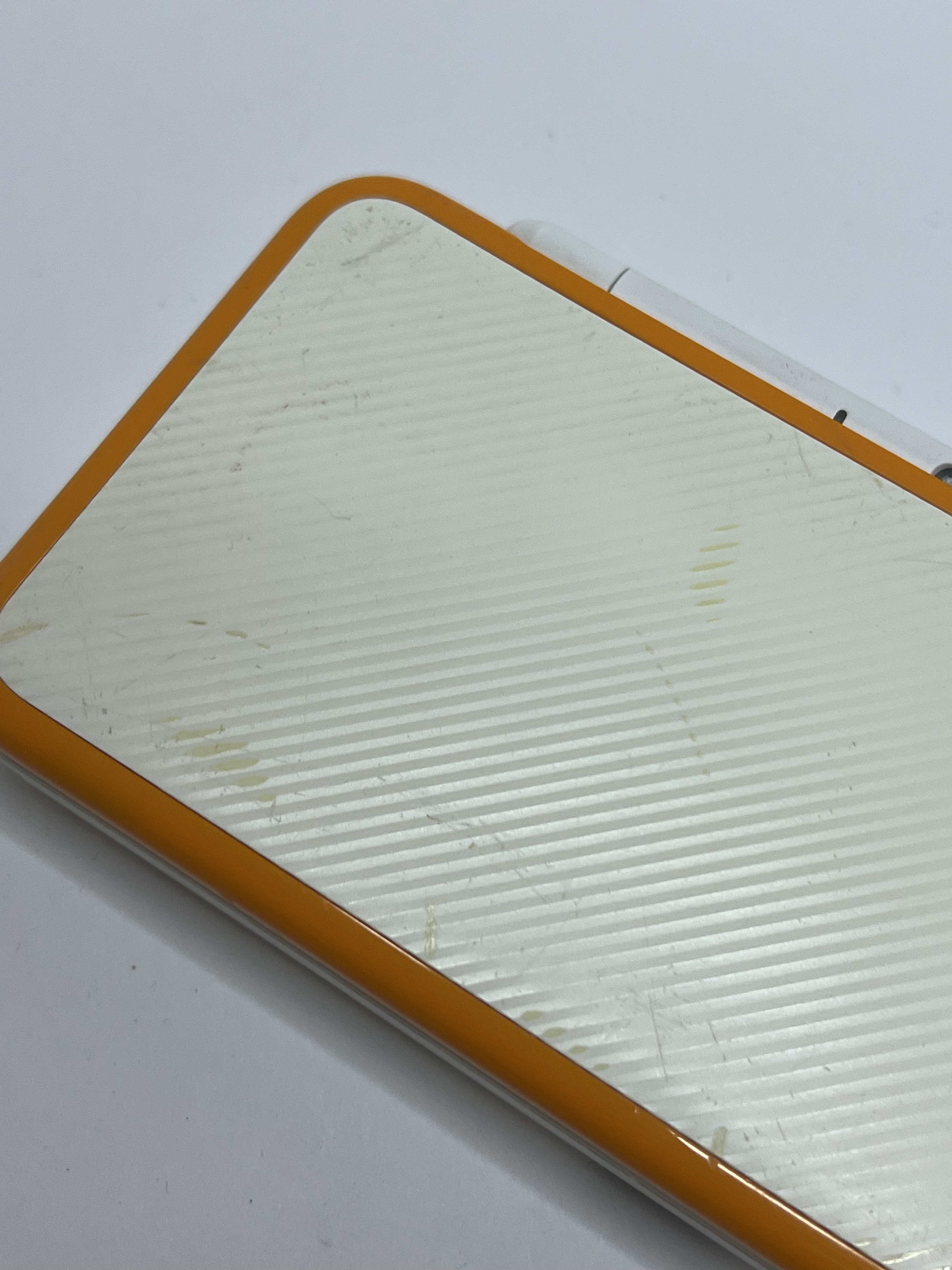 Nintendo New 2DS XL Konsole in weiß orange mit 128GB, Pokemon Bank, Poke Mover & vielen Extras