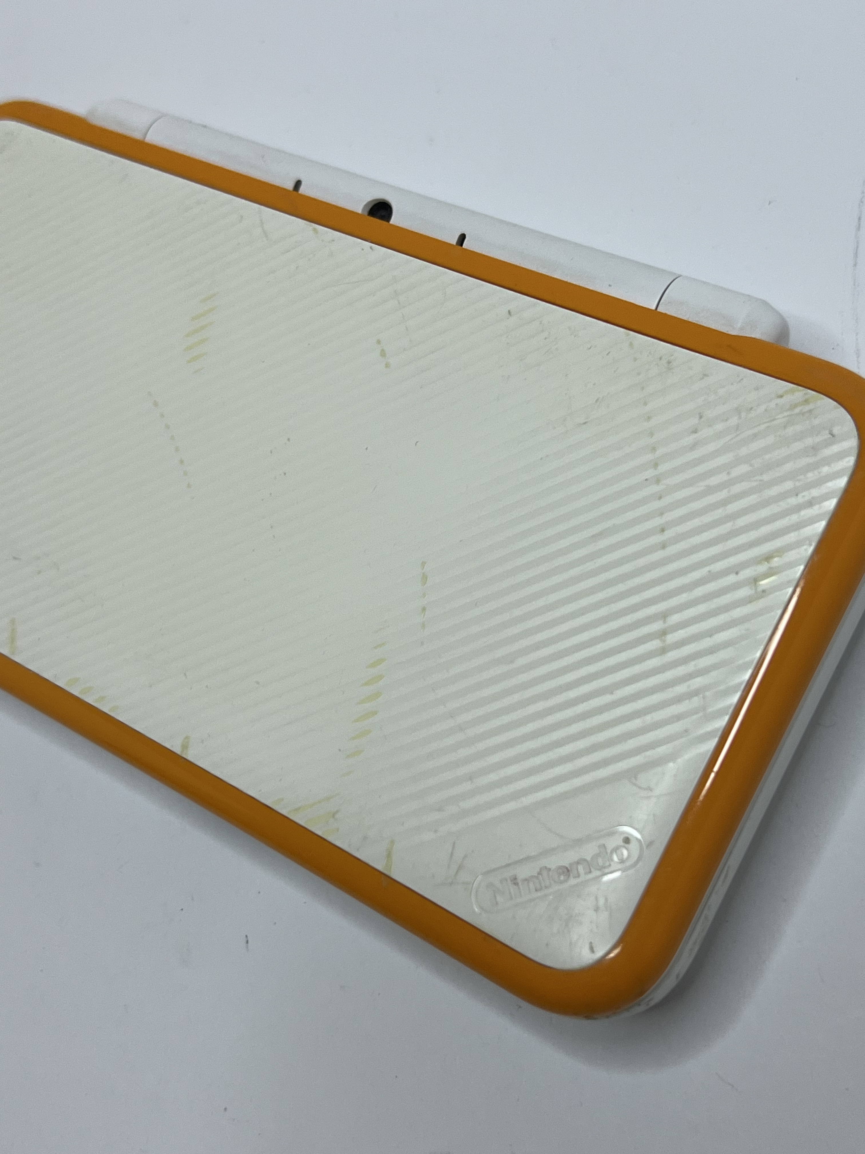 Nintendo New 2DS XL Konsole in weiß orange mit 128GB, Pokemon Bank, Poke Mover & vielen Extras
