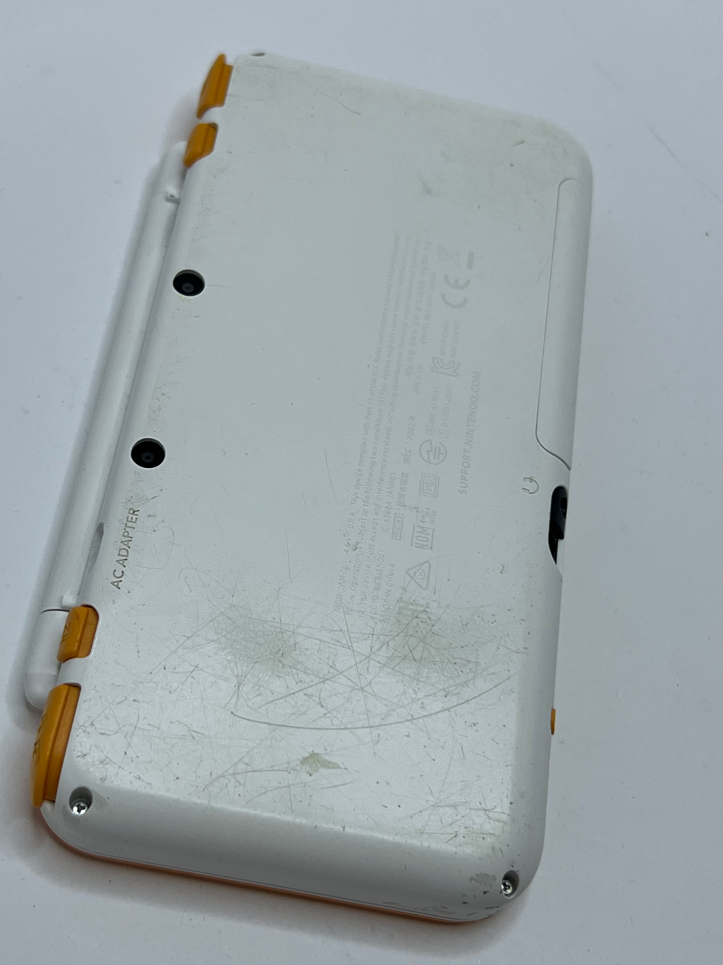 Nintendo New 2DS XL Konsole in weiß orange mit 128GB, Pokemon Bank, Poke Mover & vielen Extras