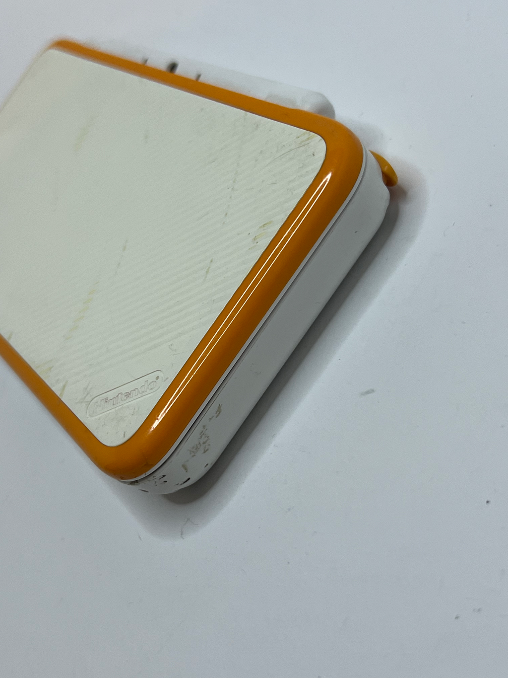 Nintendo New 2DS XL Konsole in weiß orange mit 128GB, Pokemon Bank, Poke Mover & vielen Extras