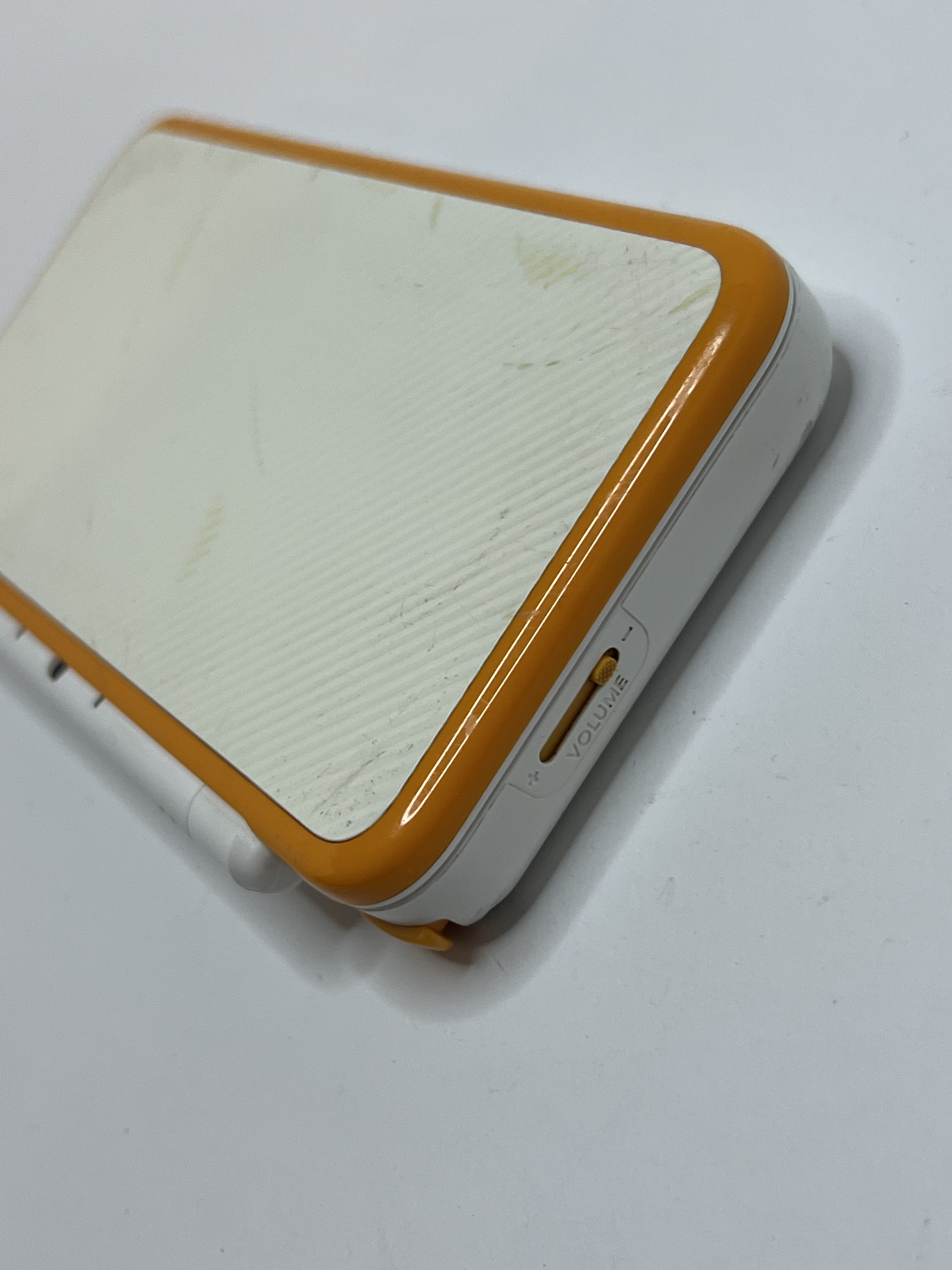 Nintendo New 2DS XL Konsole in weiß orange mit 128GB, Pokemon Bank, Poke Mover & vielen Extras