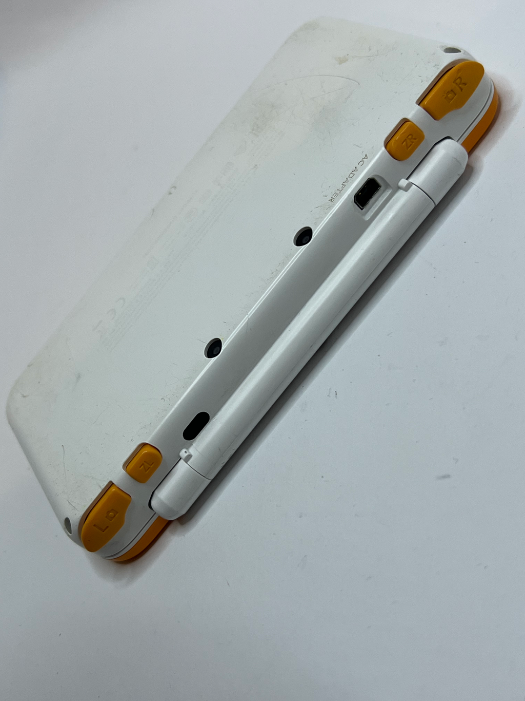 Nintendo New 2DS XL Konsole in weiß orange mit 128GB, Pokemon Bank, Poke Mover & vielen Extras