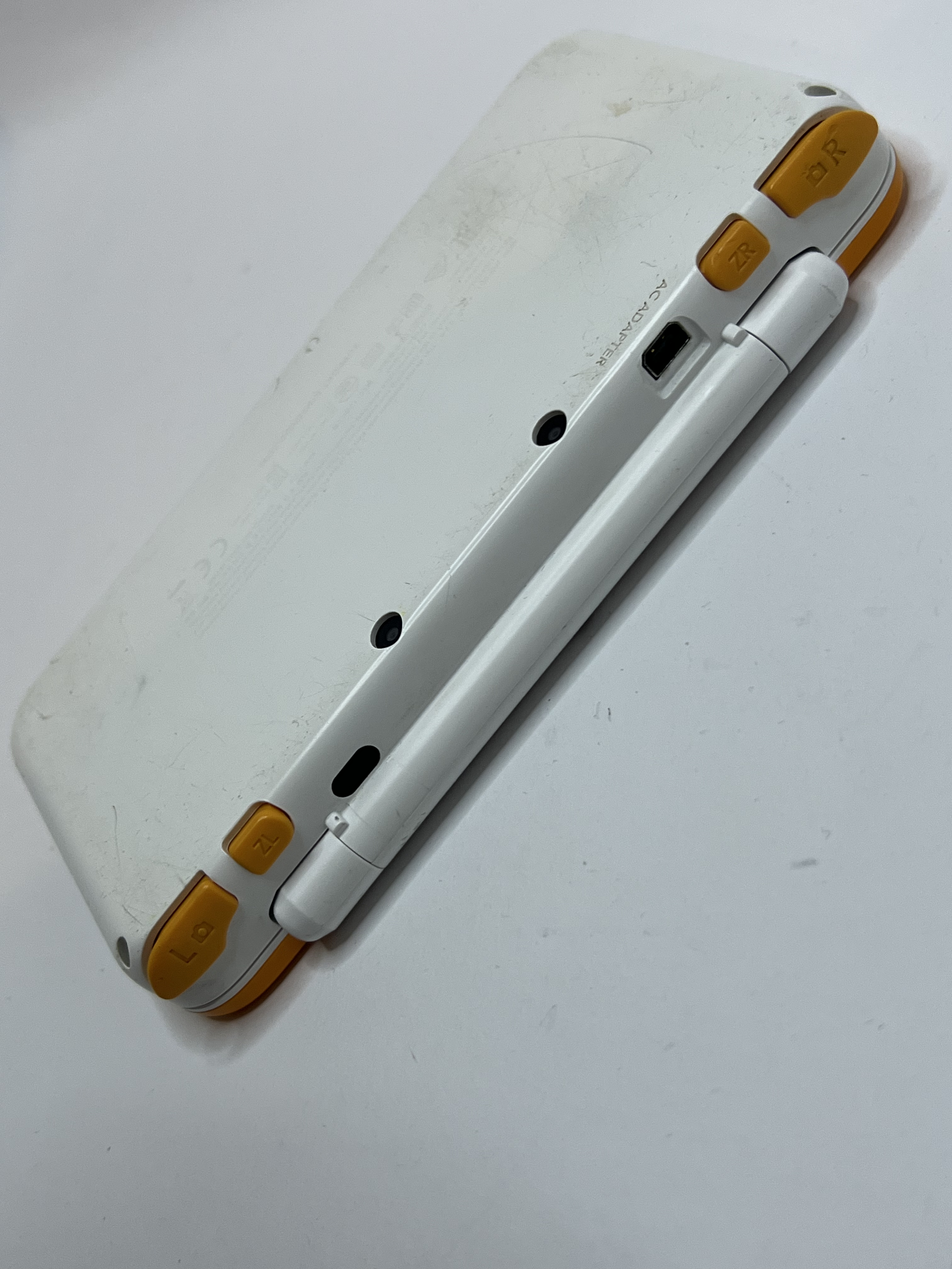Nintendo New 2DS XL Konsole in weiß orange mit 128GB, Pokemon Bank, Poke Mover & vielen Extras