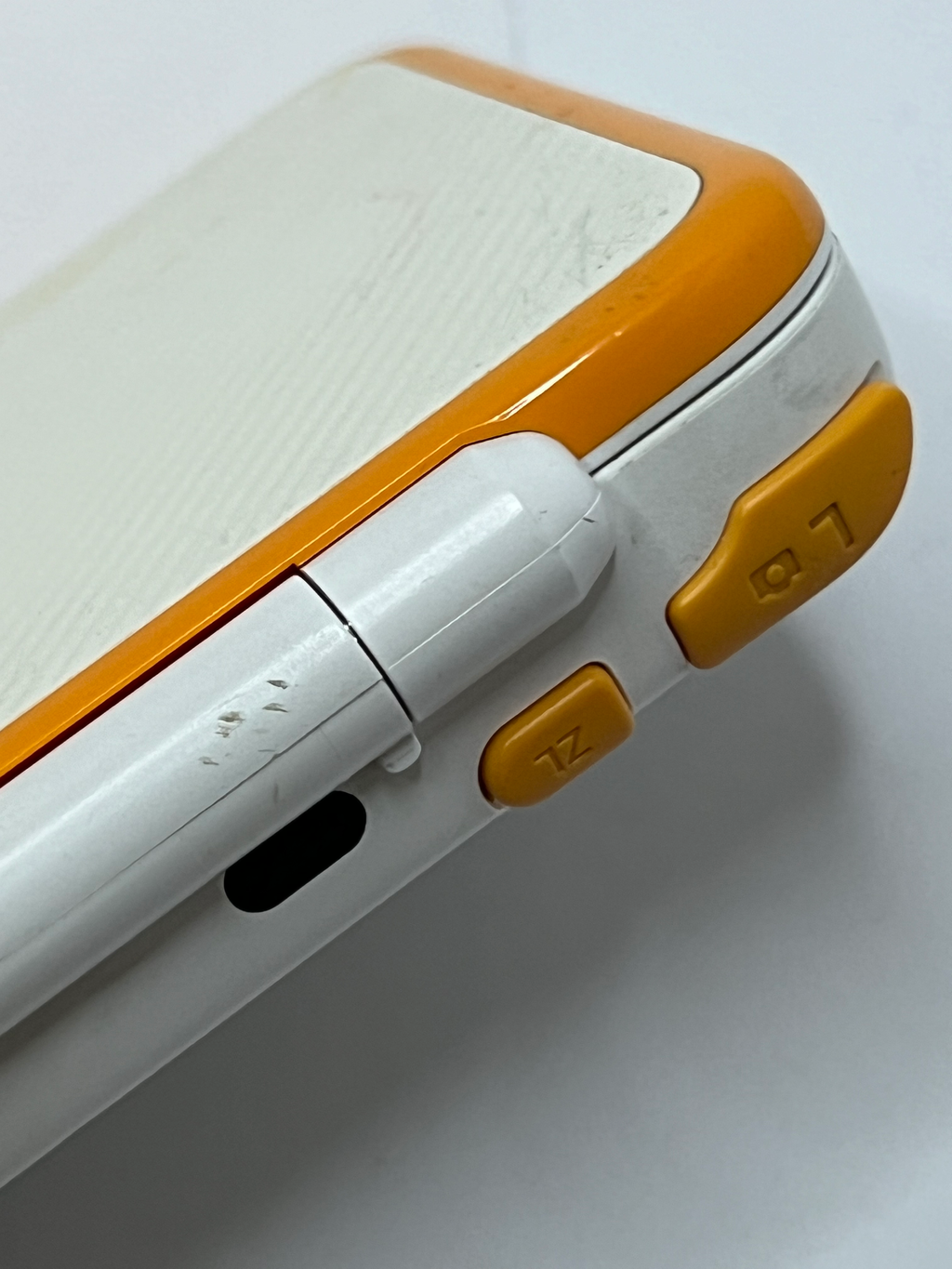 Nintendo New 2DS XL Konsole in weiß orange mit 128GB, Pokemon Bank, Poke Mover & vielen Extras