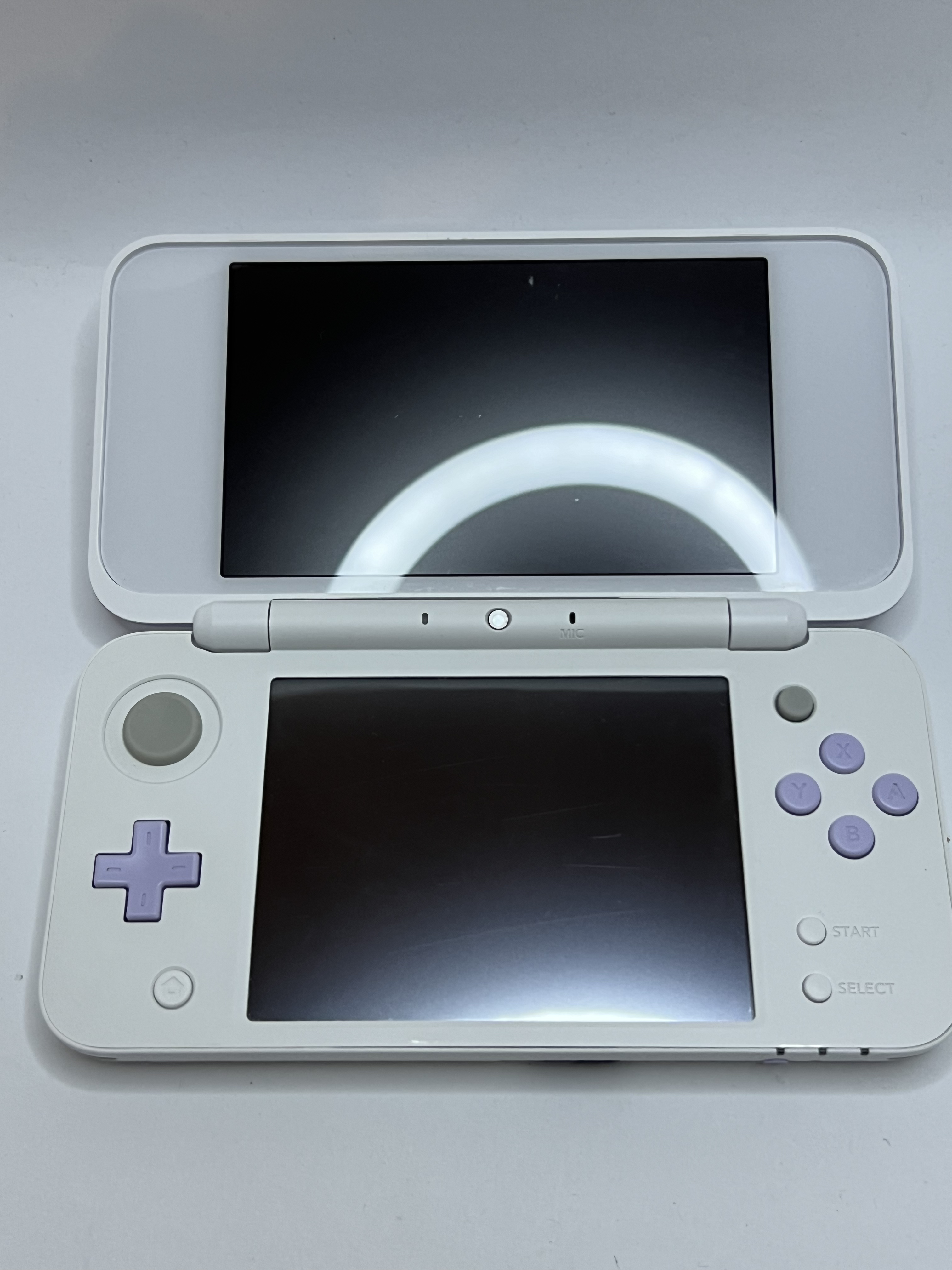 Nintendo New 2DS XL Konsole weiß violett lavendel lila in OVP CIB mit 128GB, Pokemon Bank, Poke Mover & vielen Extras