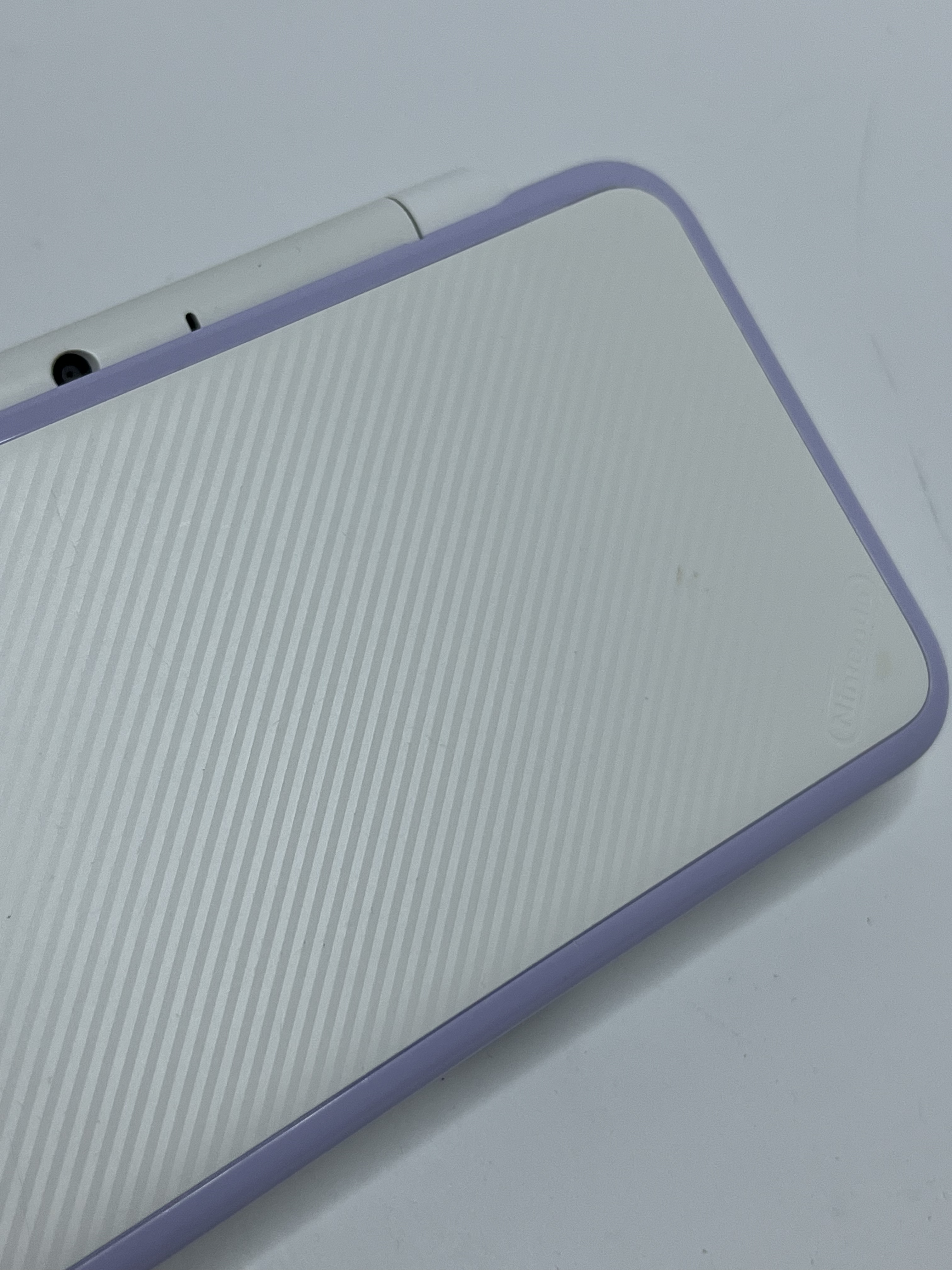 Nintendo New 2DS XL Konsole weiß violett lavendel lila in OVP CIB mit 128GB, Pokemon Bank, Poke Mover & vielen Extras