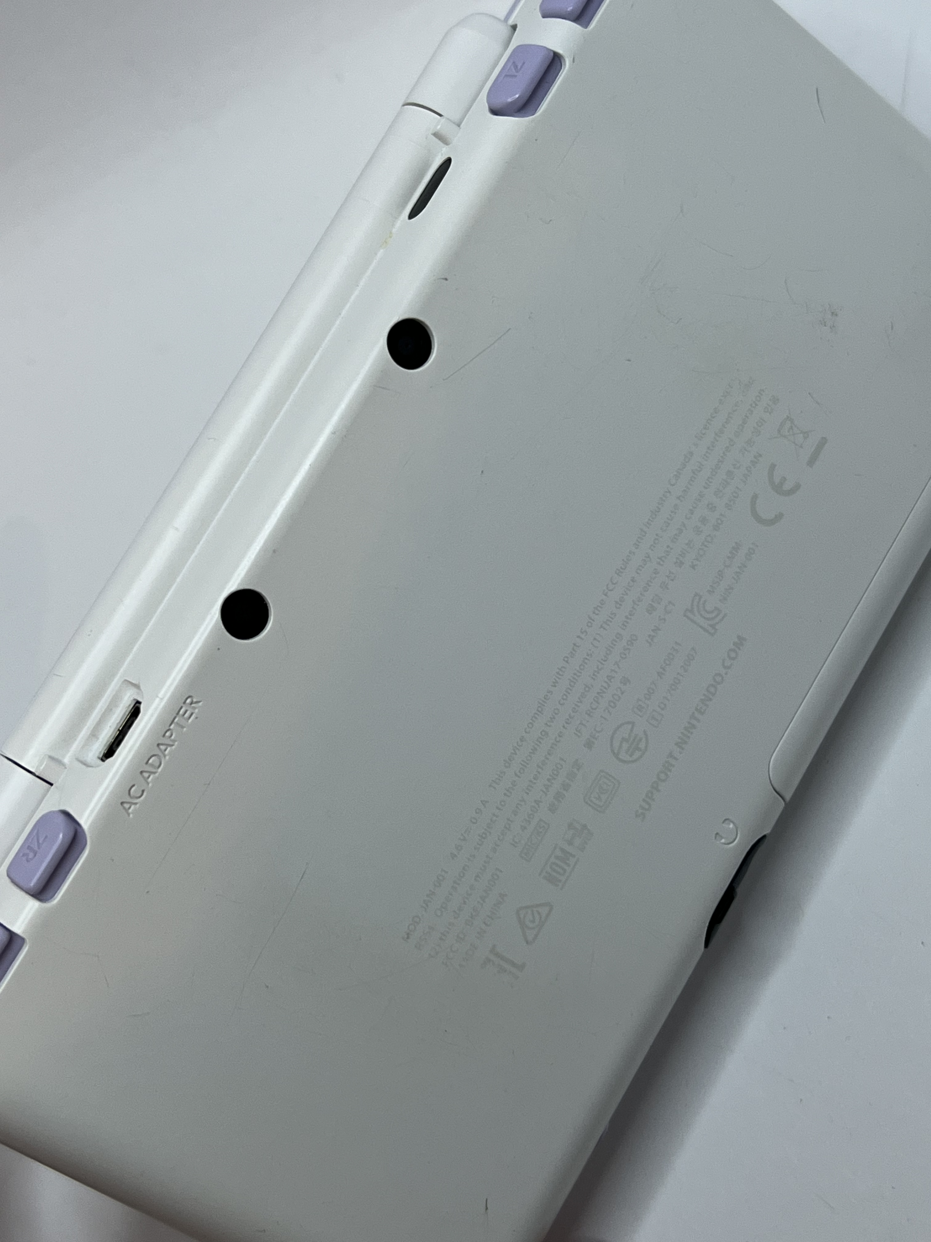 Nintendo New 2DS XL Konsole weiß violett lavendel lila in OVP CIB mit 128GB, Pokemon Bank, Poke Mover & vielen Extras
