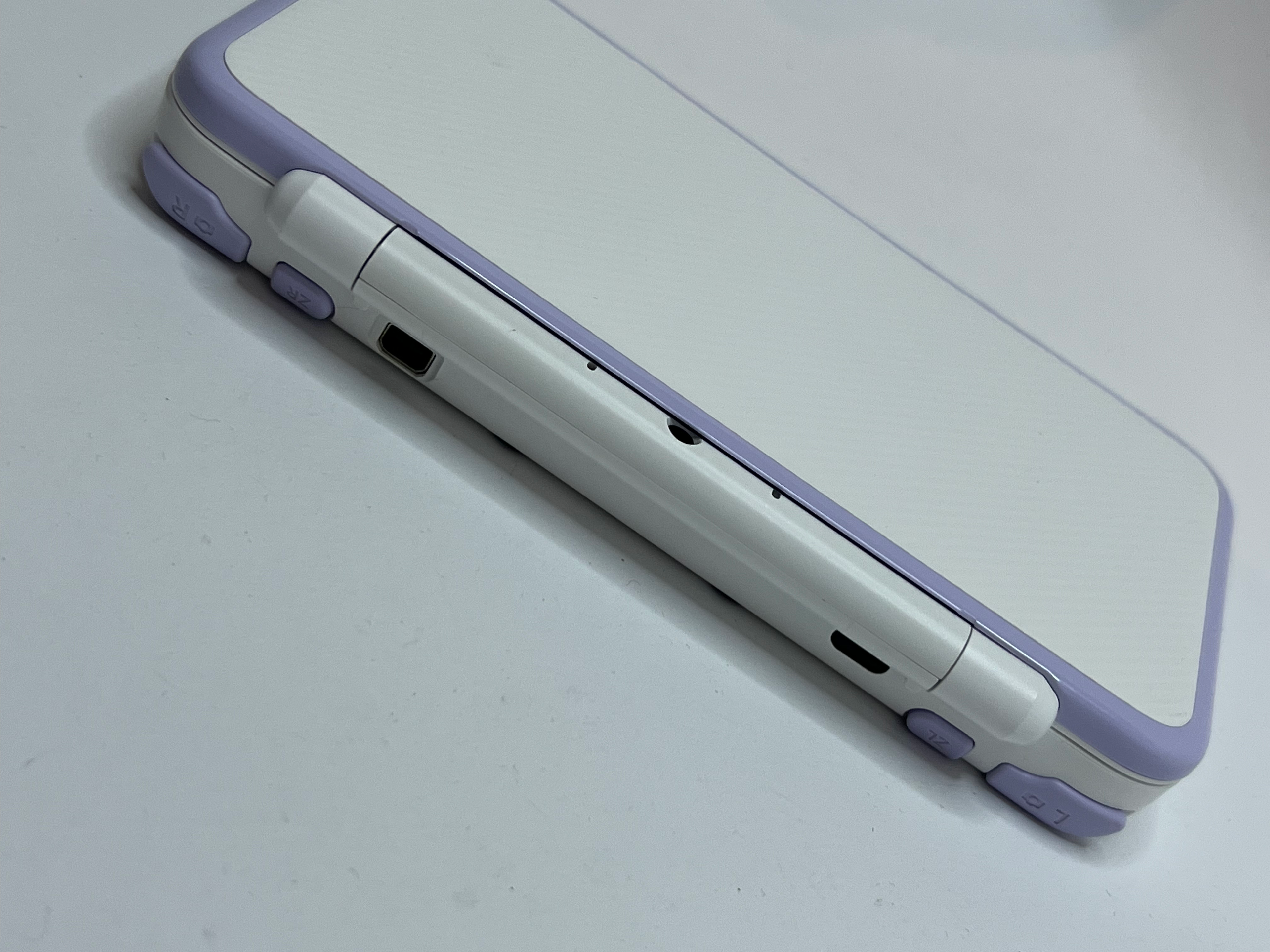 Nintendo New 2DS XL Konsole weiß violett lavendel lila in OVP CIB mit 128GB, Pokemon Bank, Poke Mover & vielen Extras